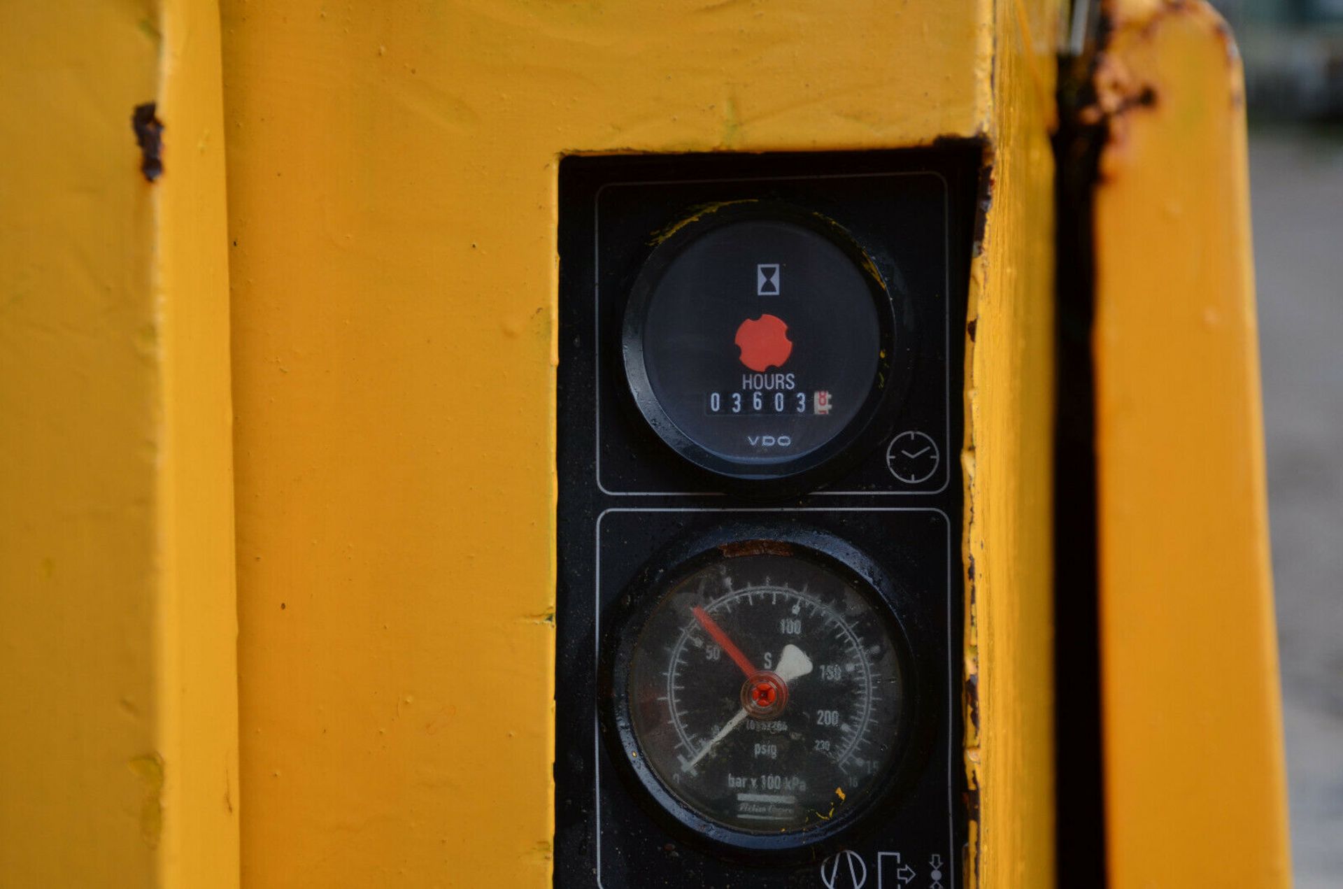 Atlas copco XAS66 Compressor 2011 - Image 4 of 11