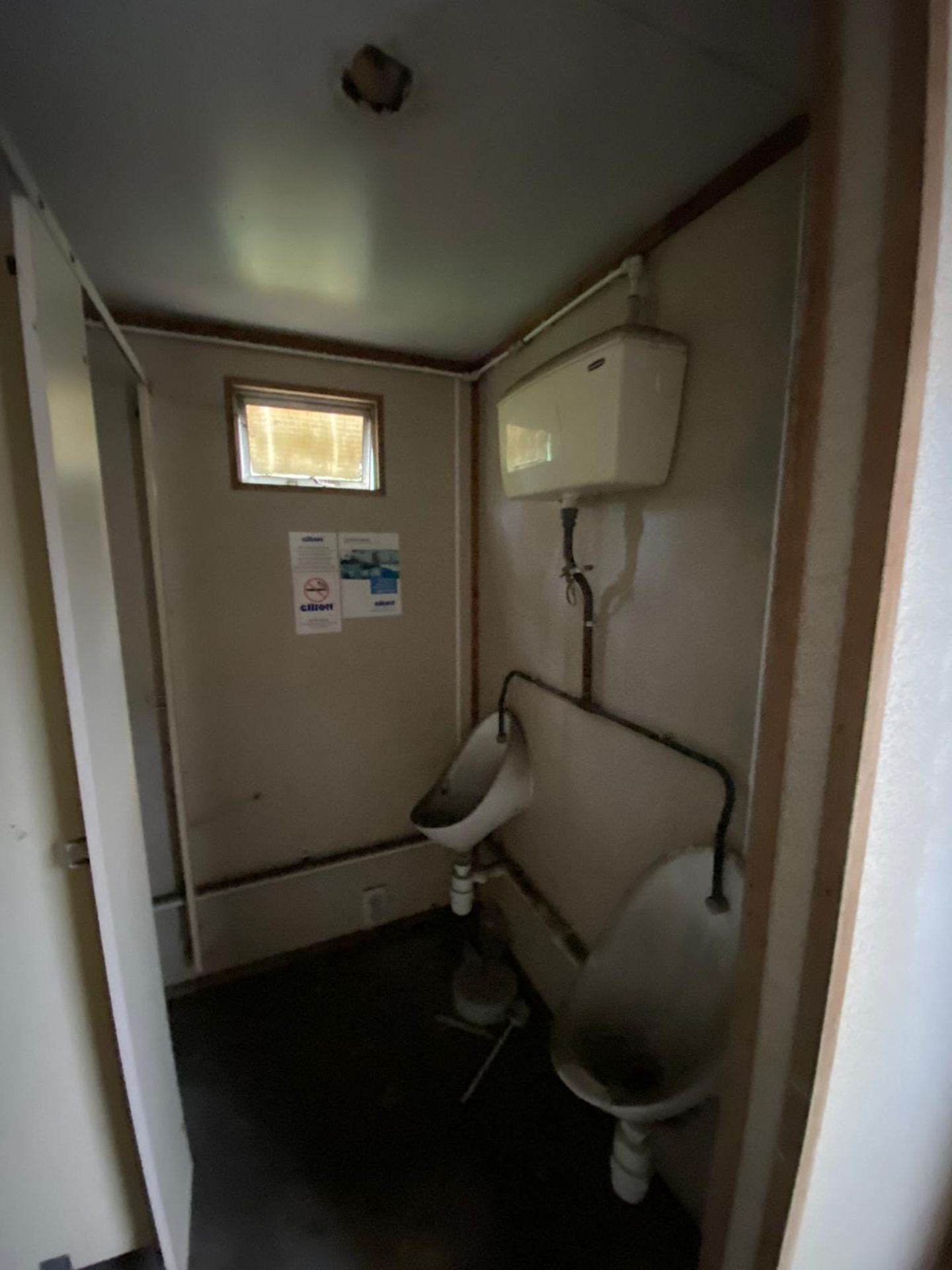 12 x 9 2 + 1 toilet block - Image 7 of 12