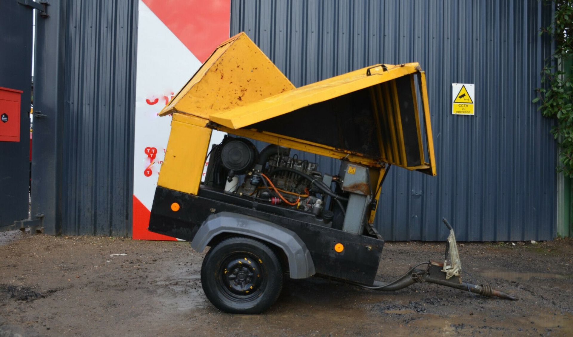 Atlas copco XAS66 Compressor 2011 - Image 8 of 11