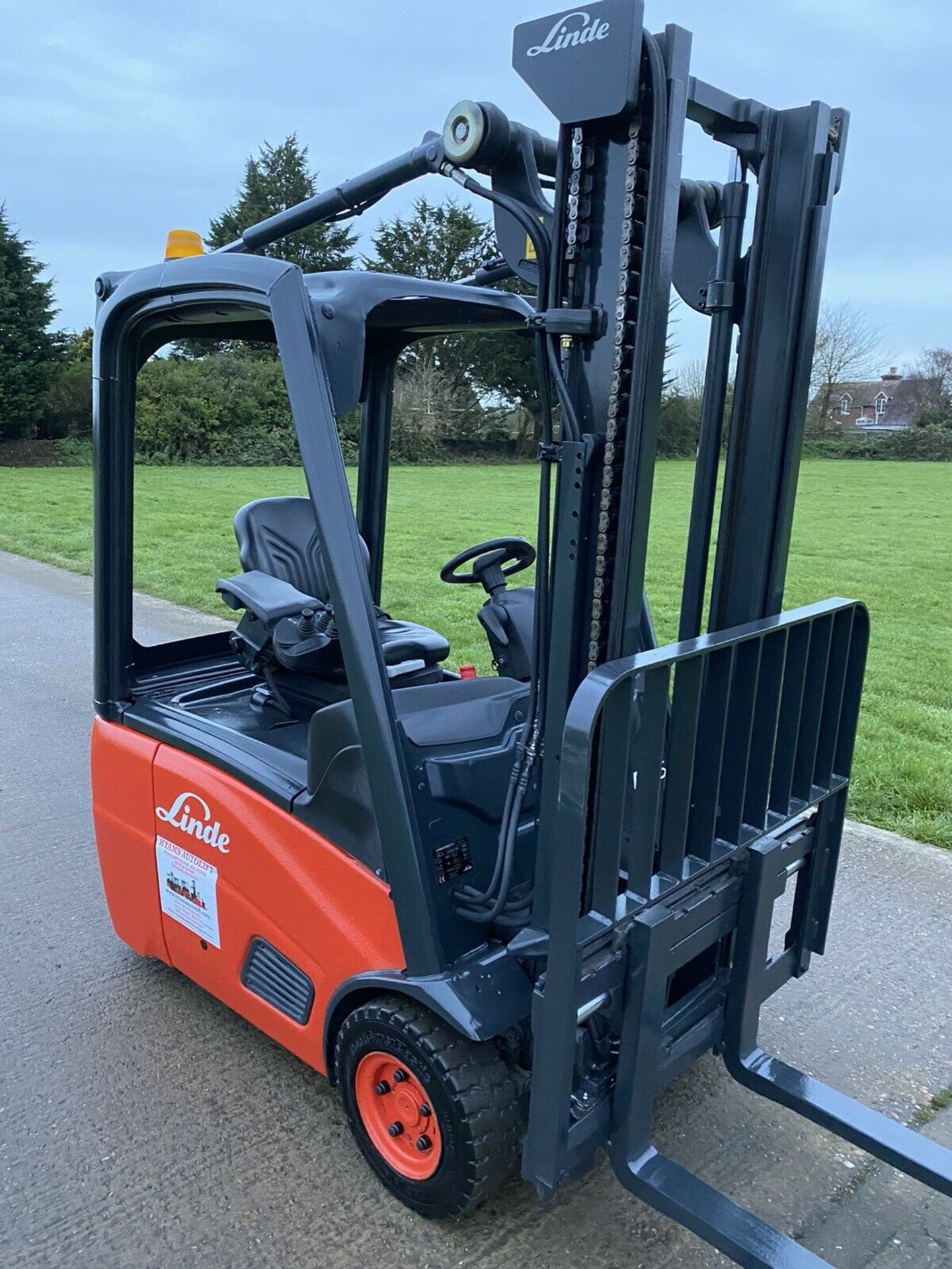 Linde forklift truck. 1.6 tonne lift.