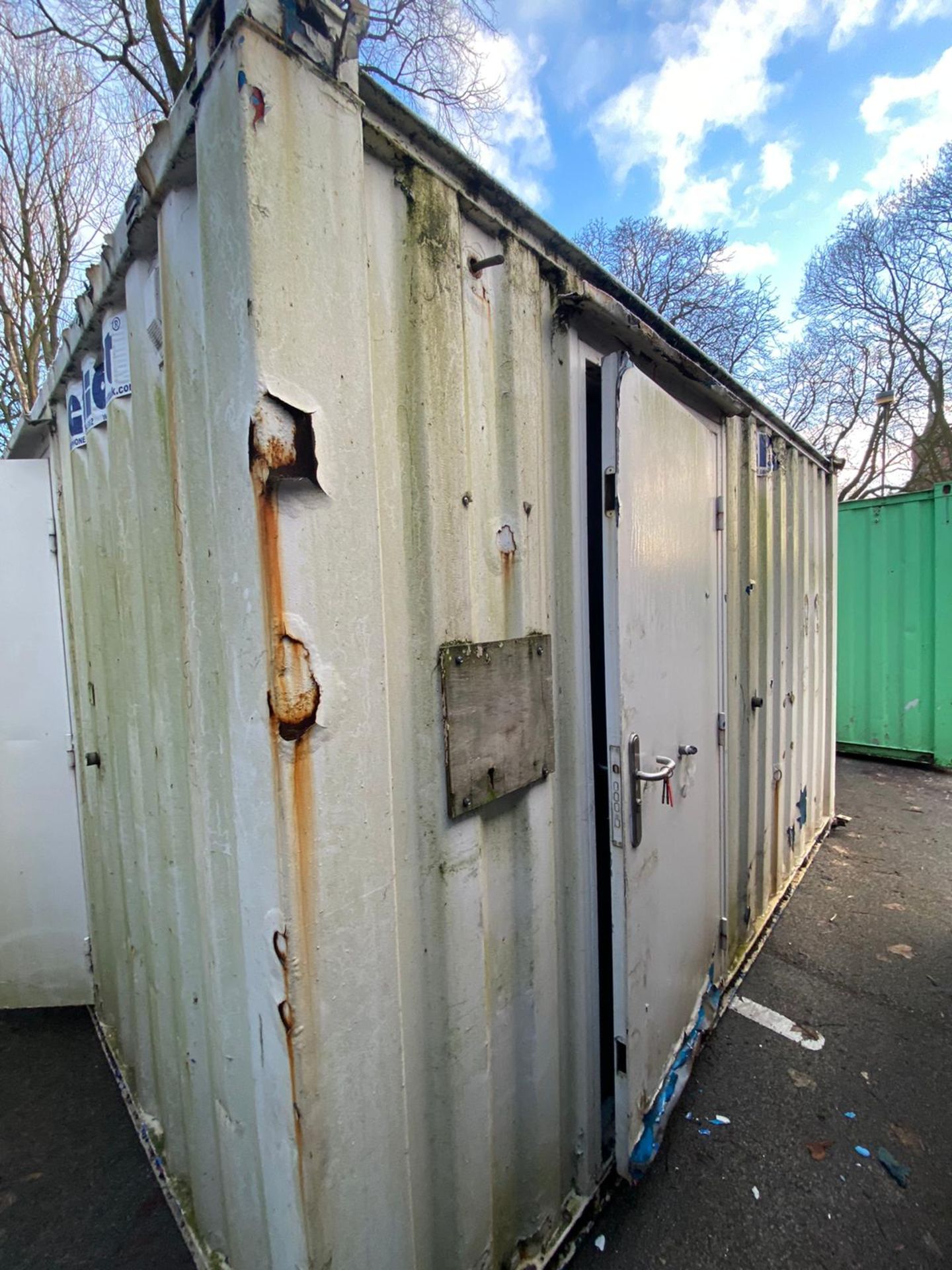 12 x 9 2 + 1 toilet block