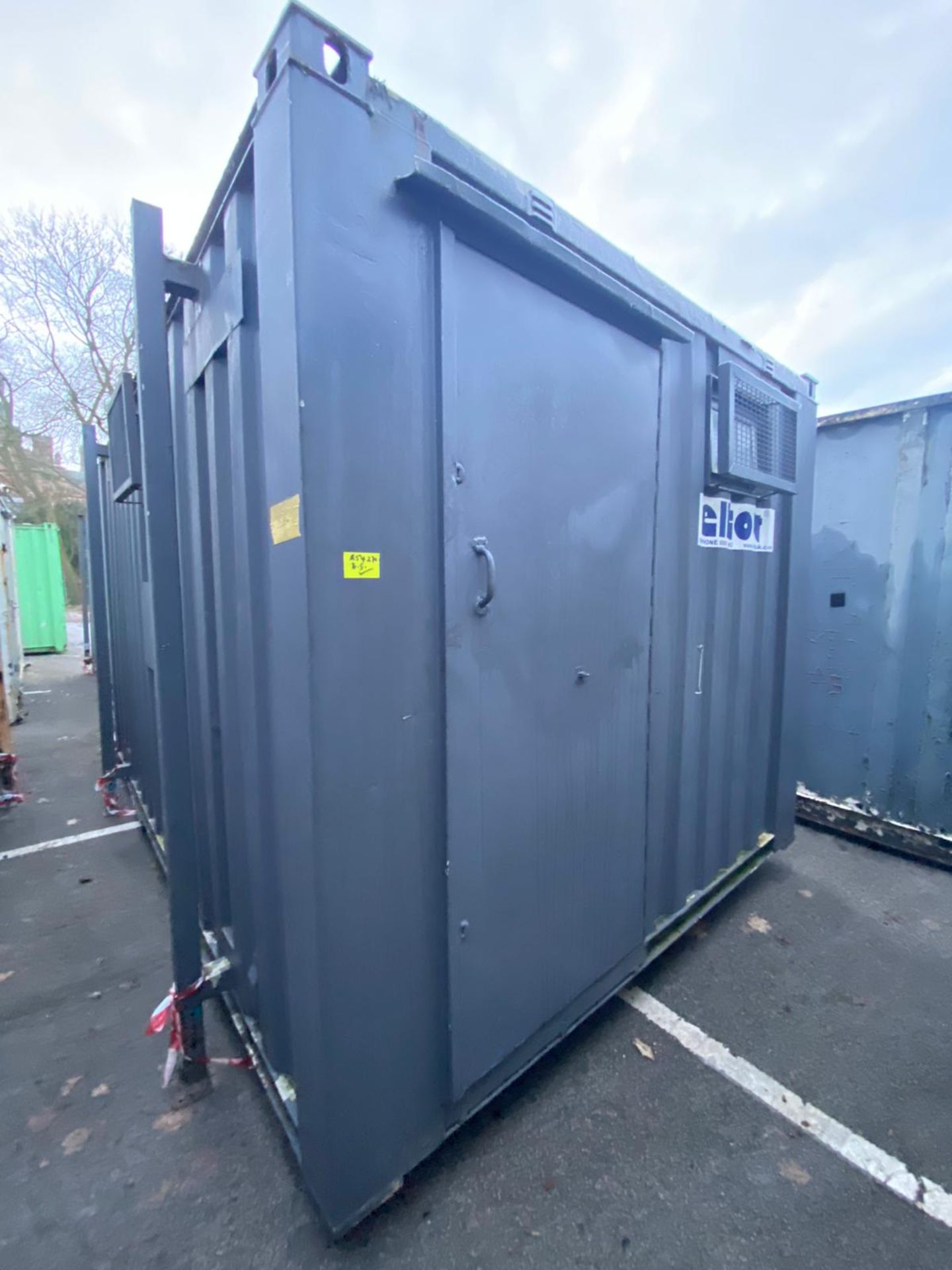 13 x 9 2+ 1 toilet block container cabin - Image 6 of 13
