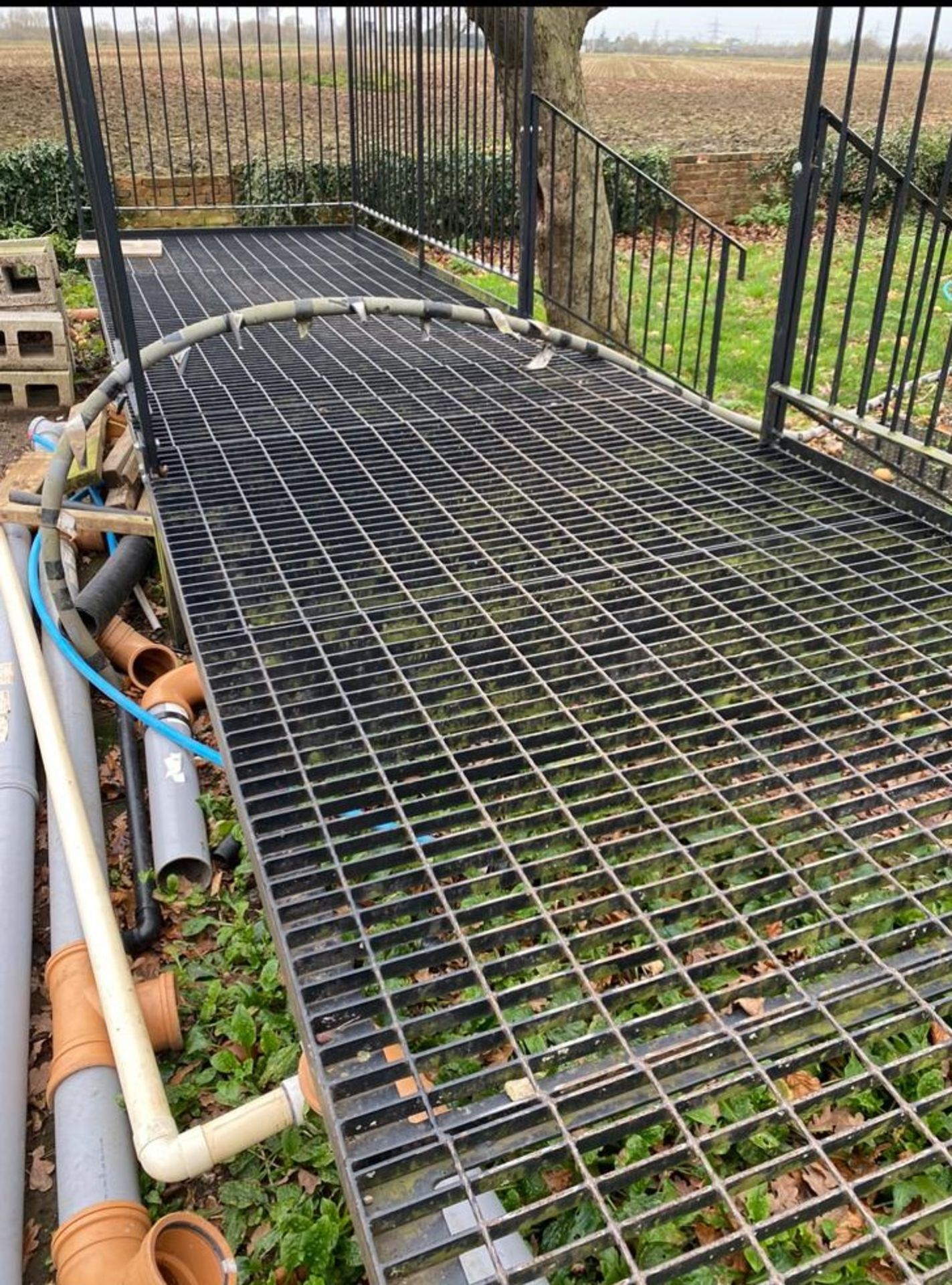 Toilet block/ container walk way platform - Image 6 of 6