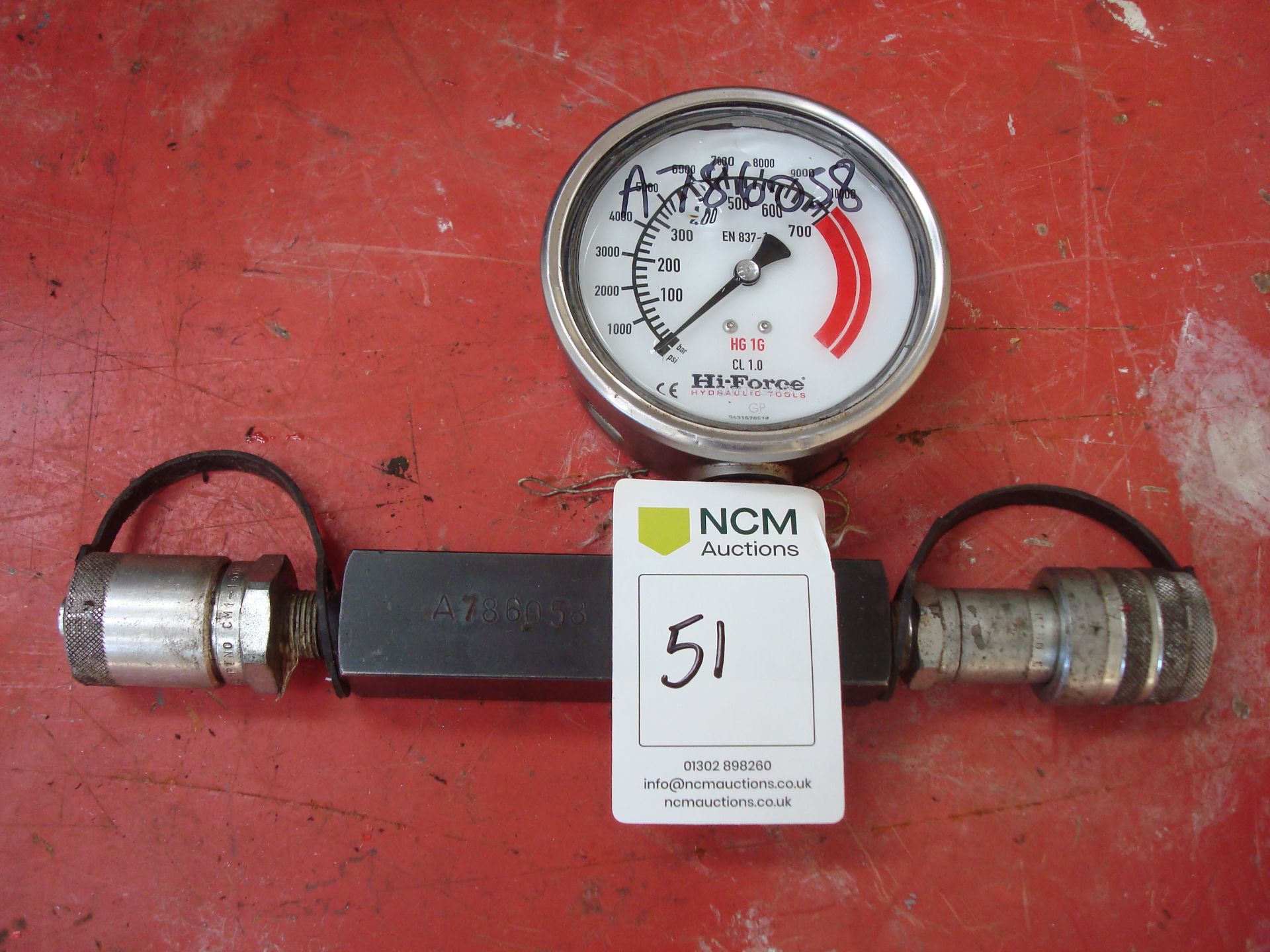 Pressure gauge 10,000 psi