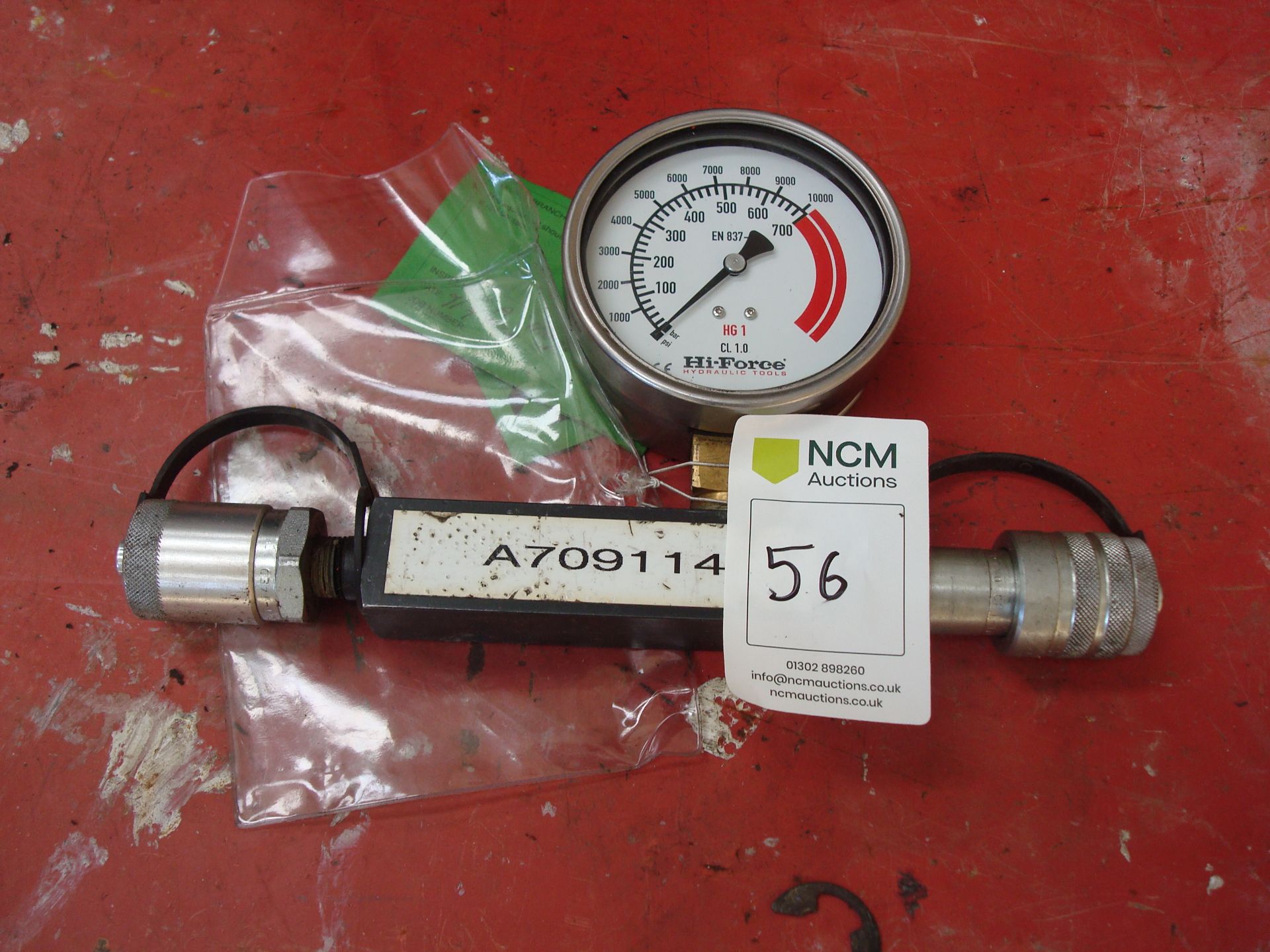 Pressure gauge 10,000 psi