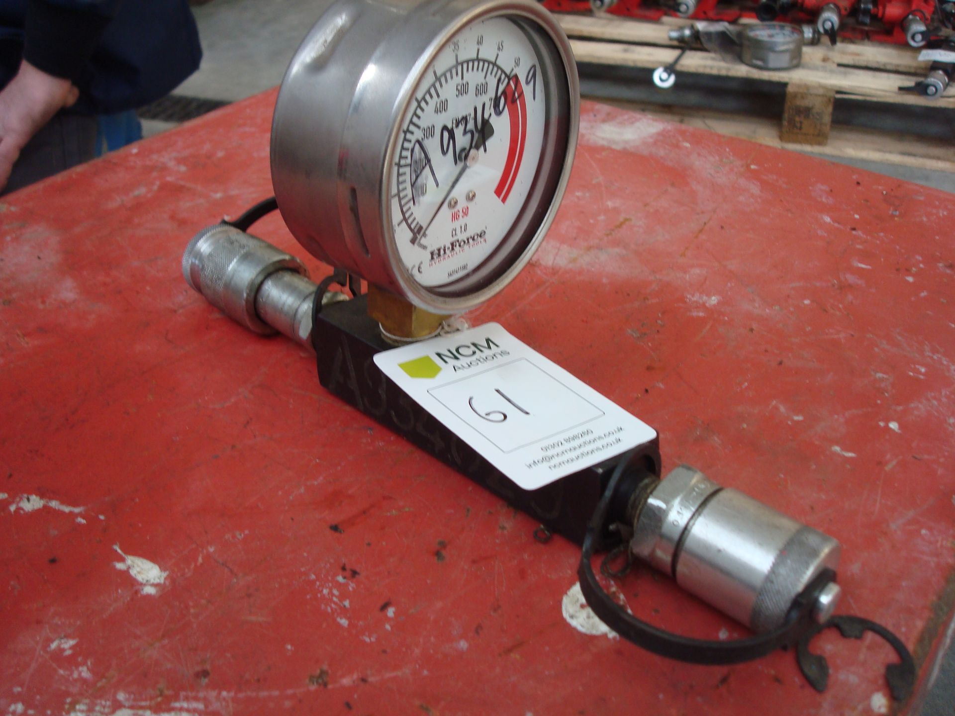 Pressure gauge 10,000 psi