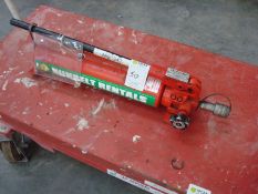 Hydraulic hand pump medium