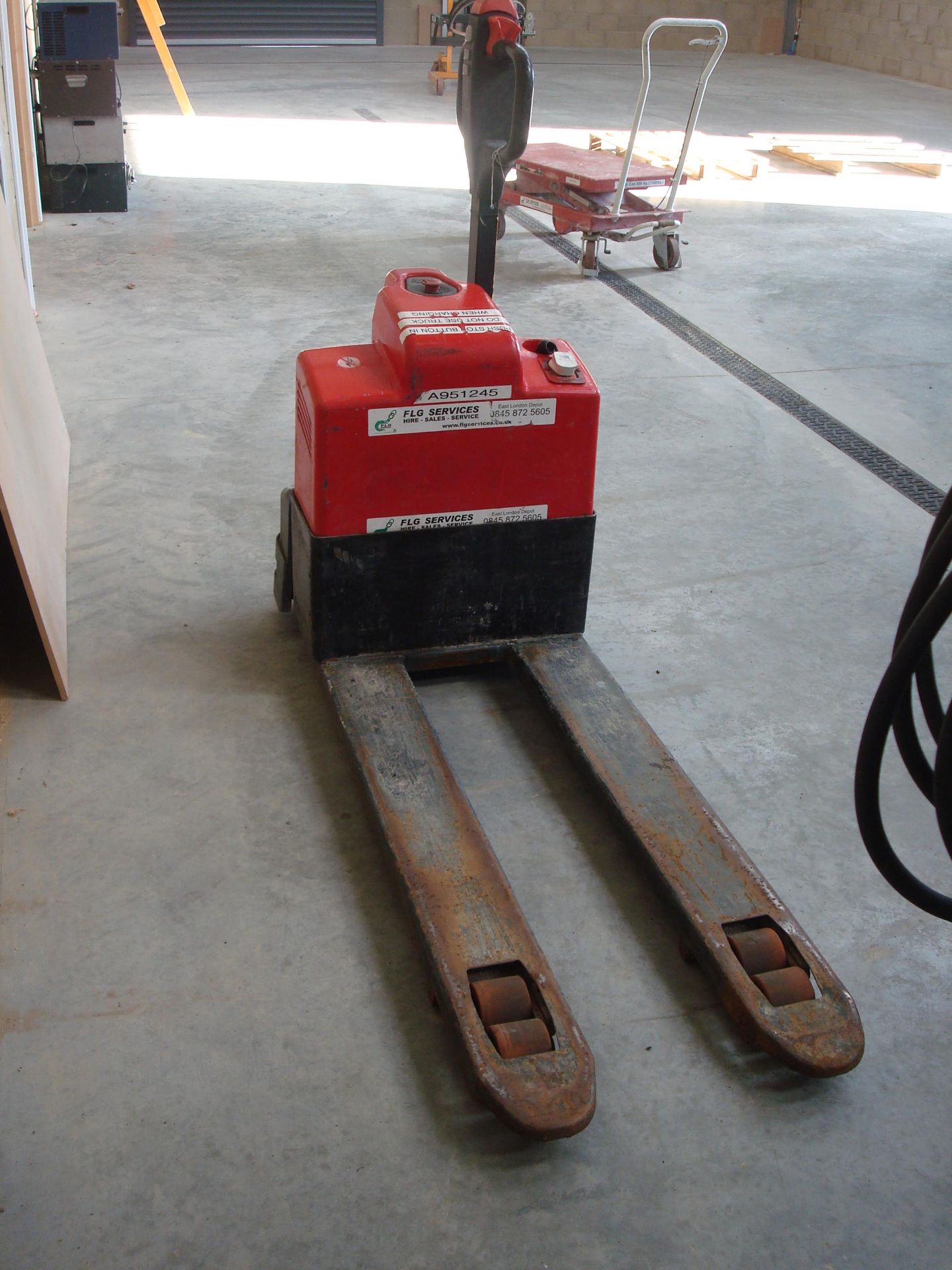 Pallet truck 1.5t electric