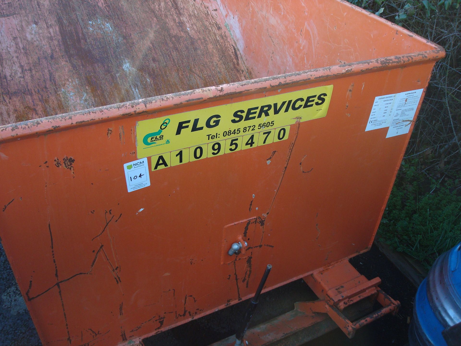 1200l autolock tipping skip - Image 3 of 3