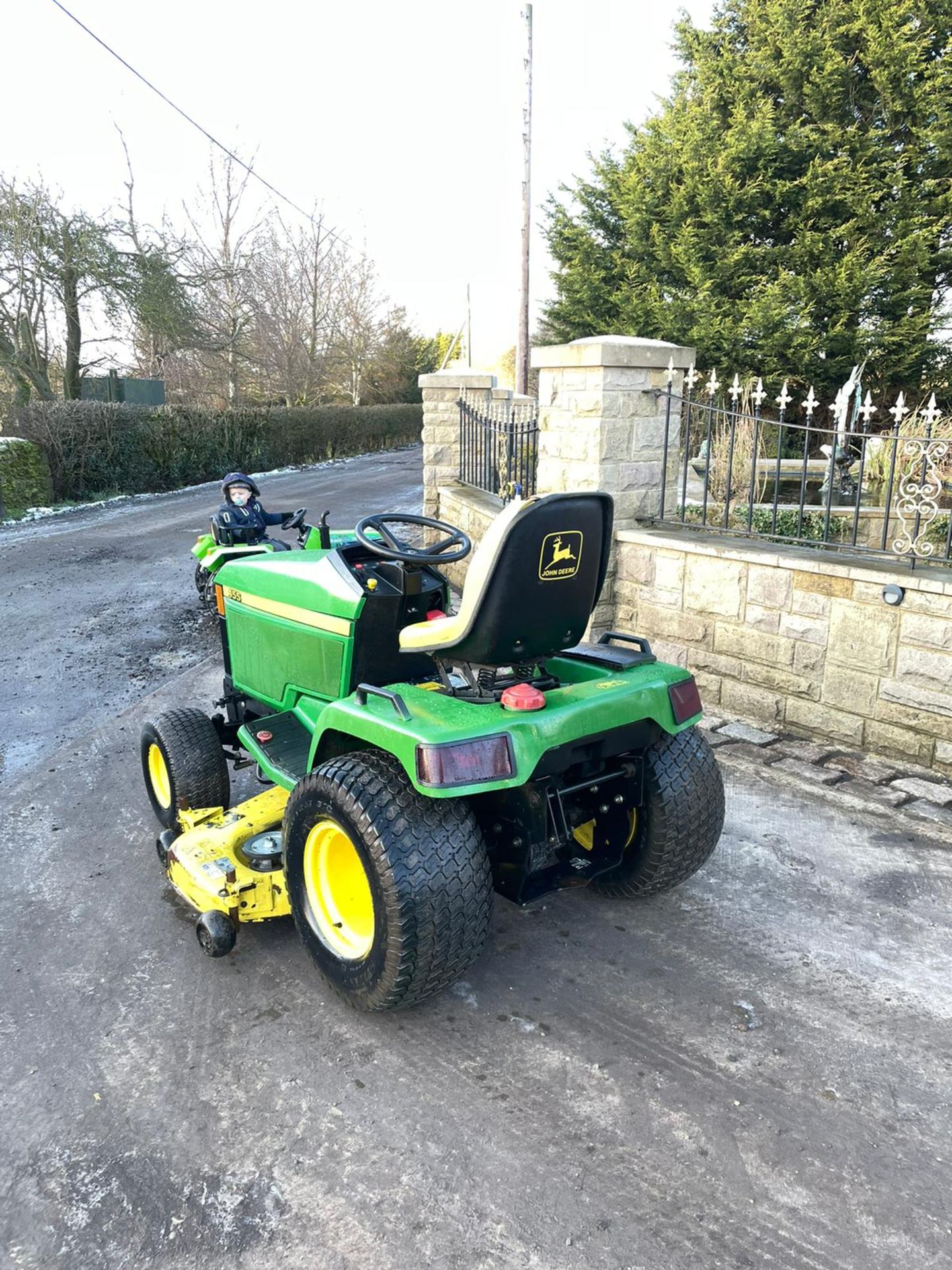 John Deere 455 ride on lawn mower - Image 3 of 6