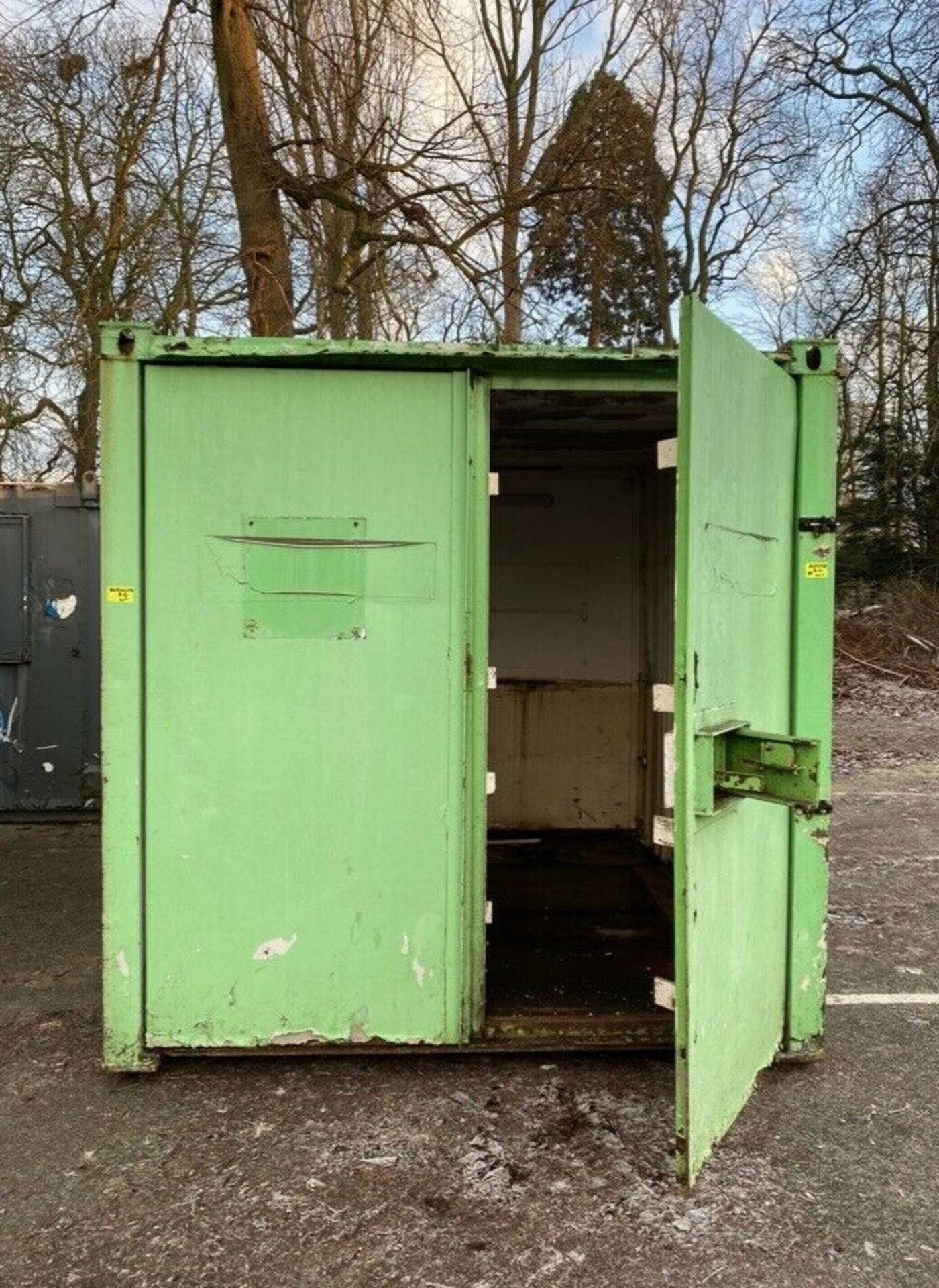 Site office / storage container - Image 2 of 9