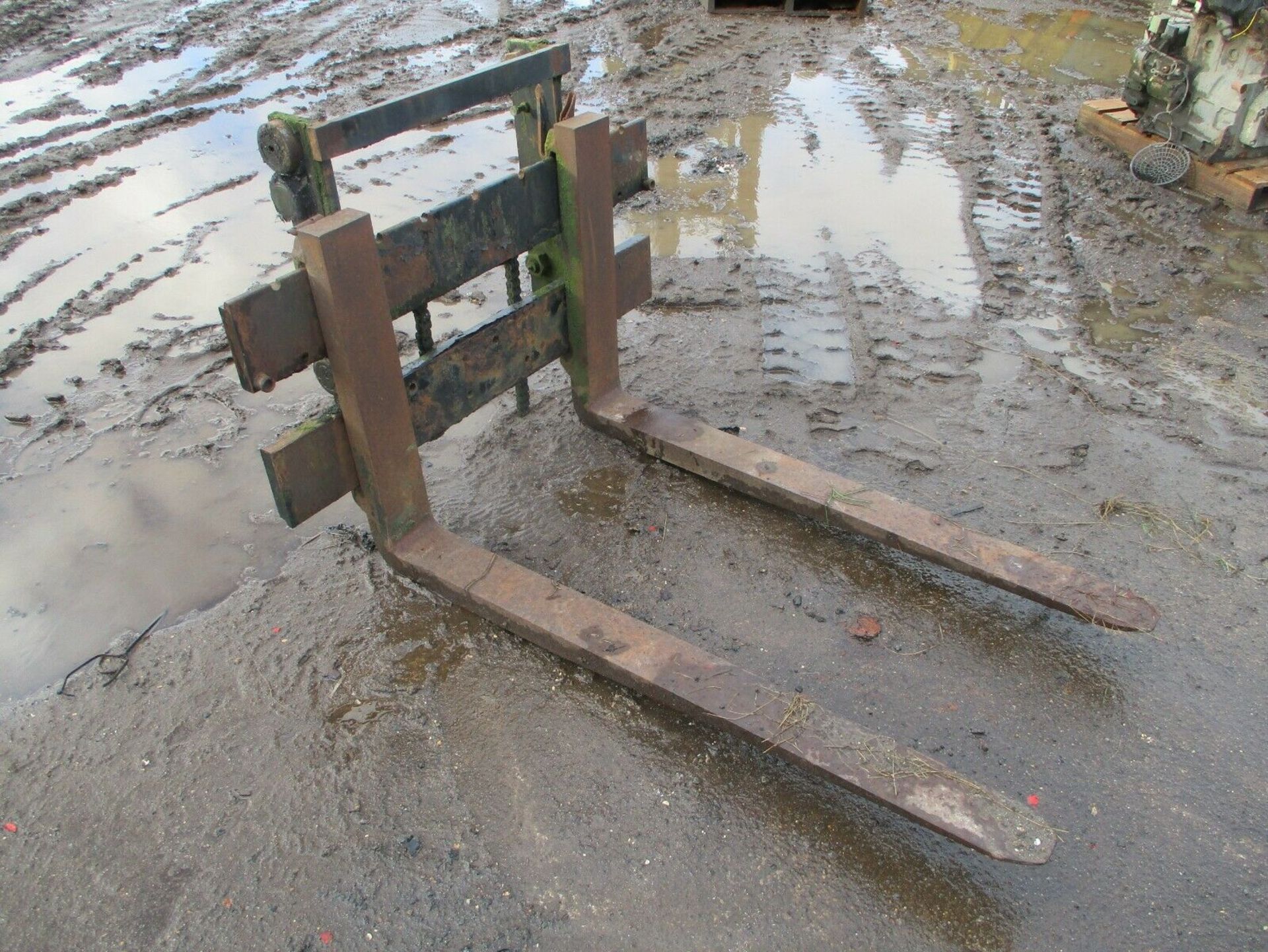 Forklift back plate and tines forks fork lift loader excavator - Image 2 of 3