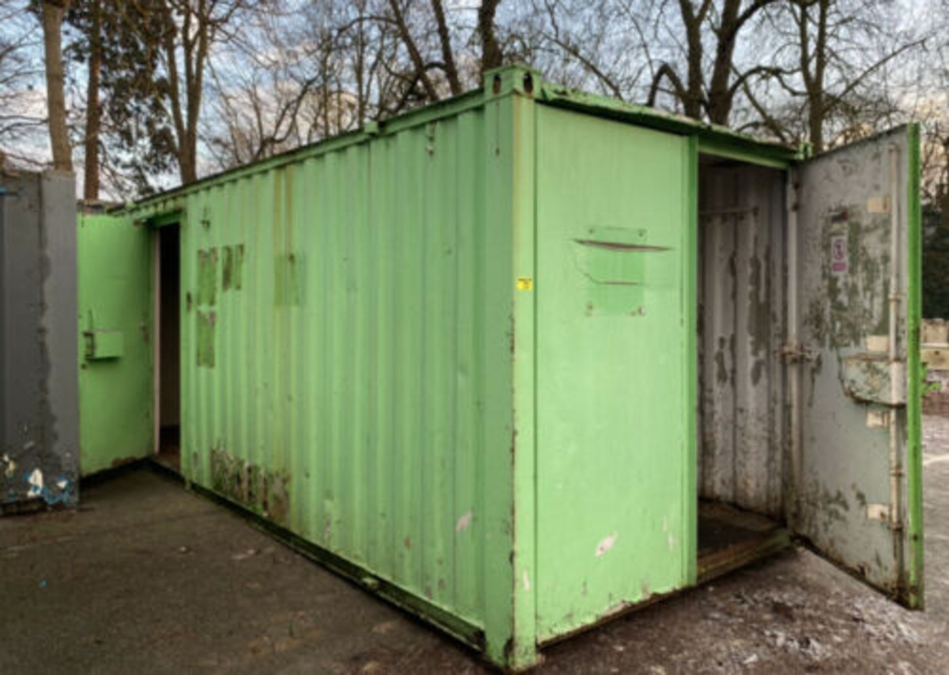 Site office / storage container - Image 3 of 9