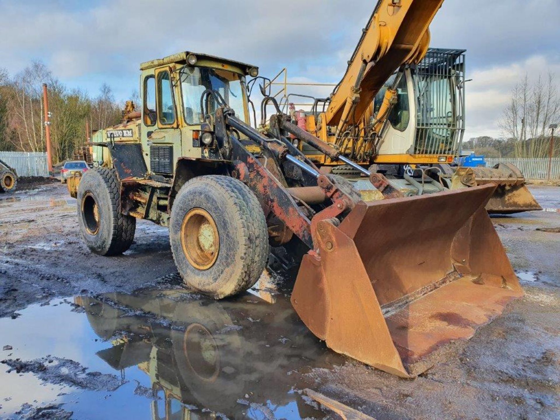 Volvo L90 Loading Shovel