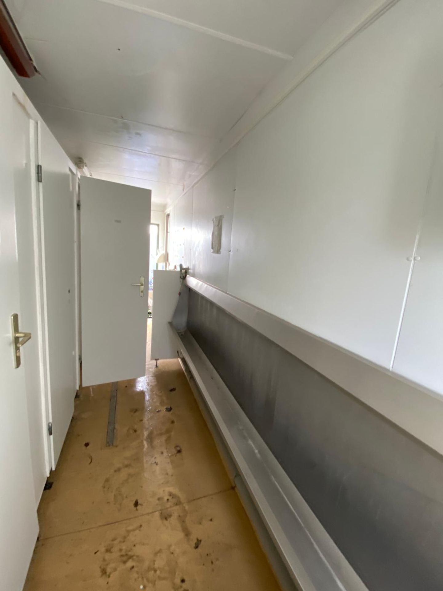 20ft toilet block container - Image 11 of 15
