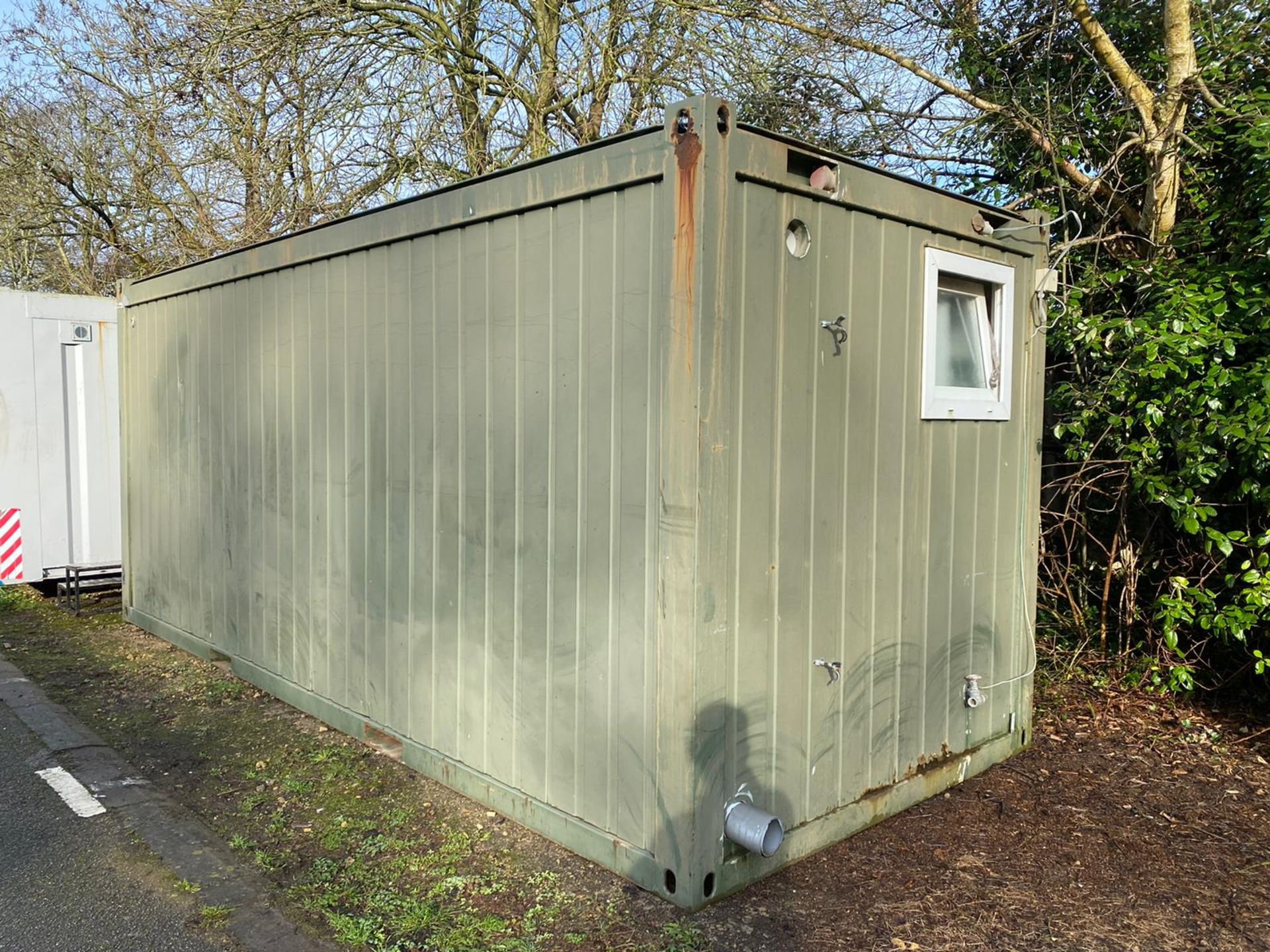 20ft toilet block container - Image 2 of 15