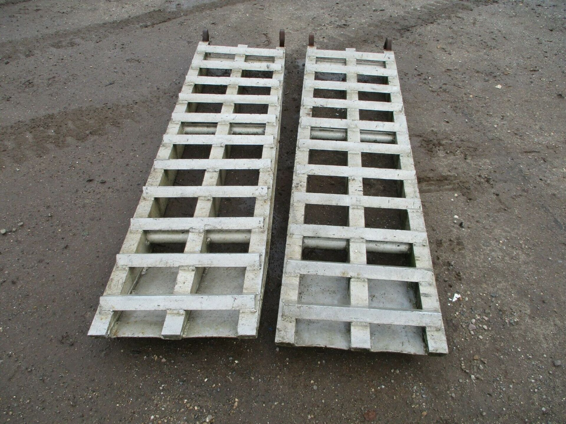 Aluminium 1.7m Lorry ramp - Image 4 of 7