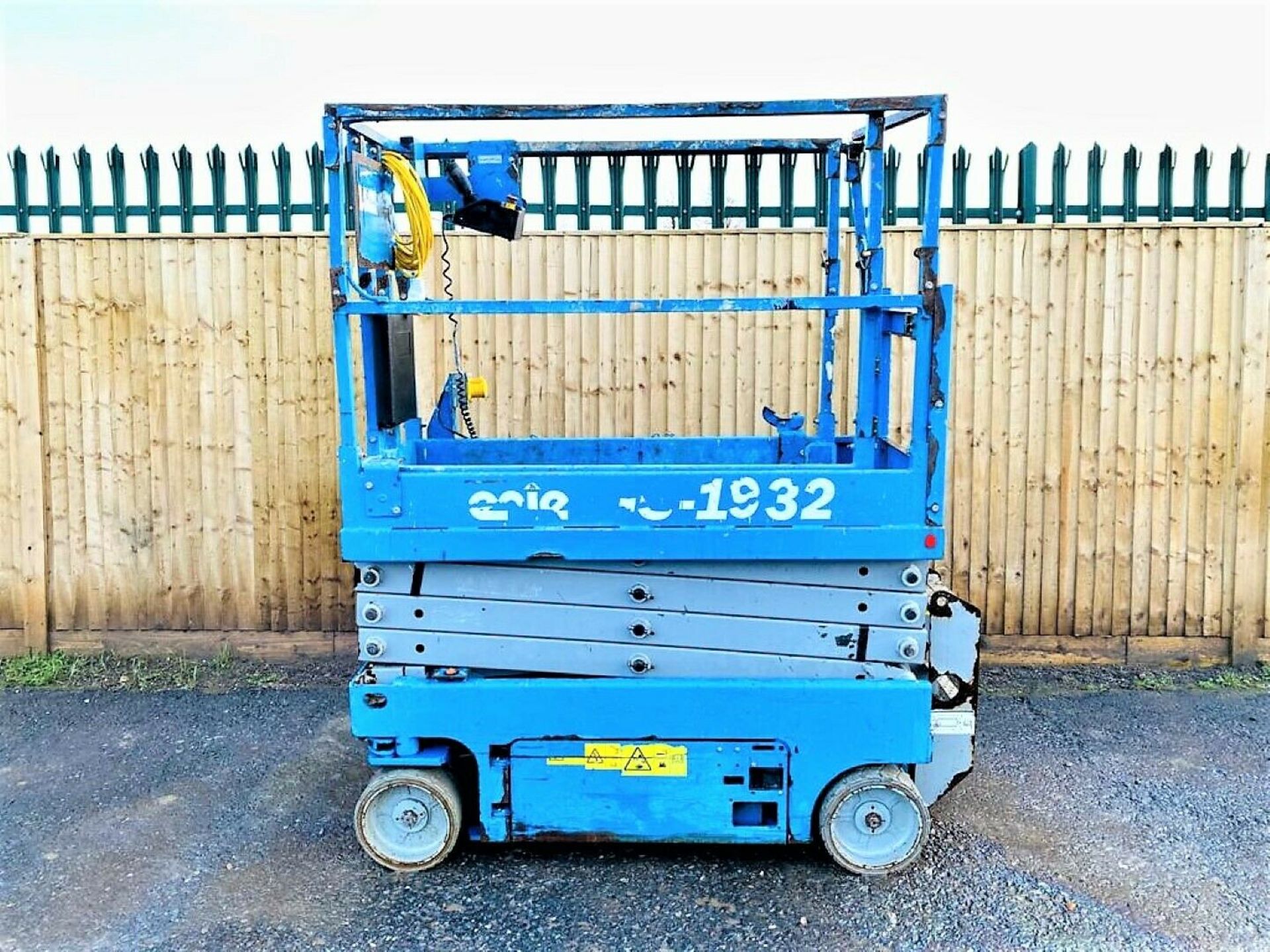 Genie GS1932 Electric Scissor Lift2015 - Image 10 of 11