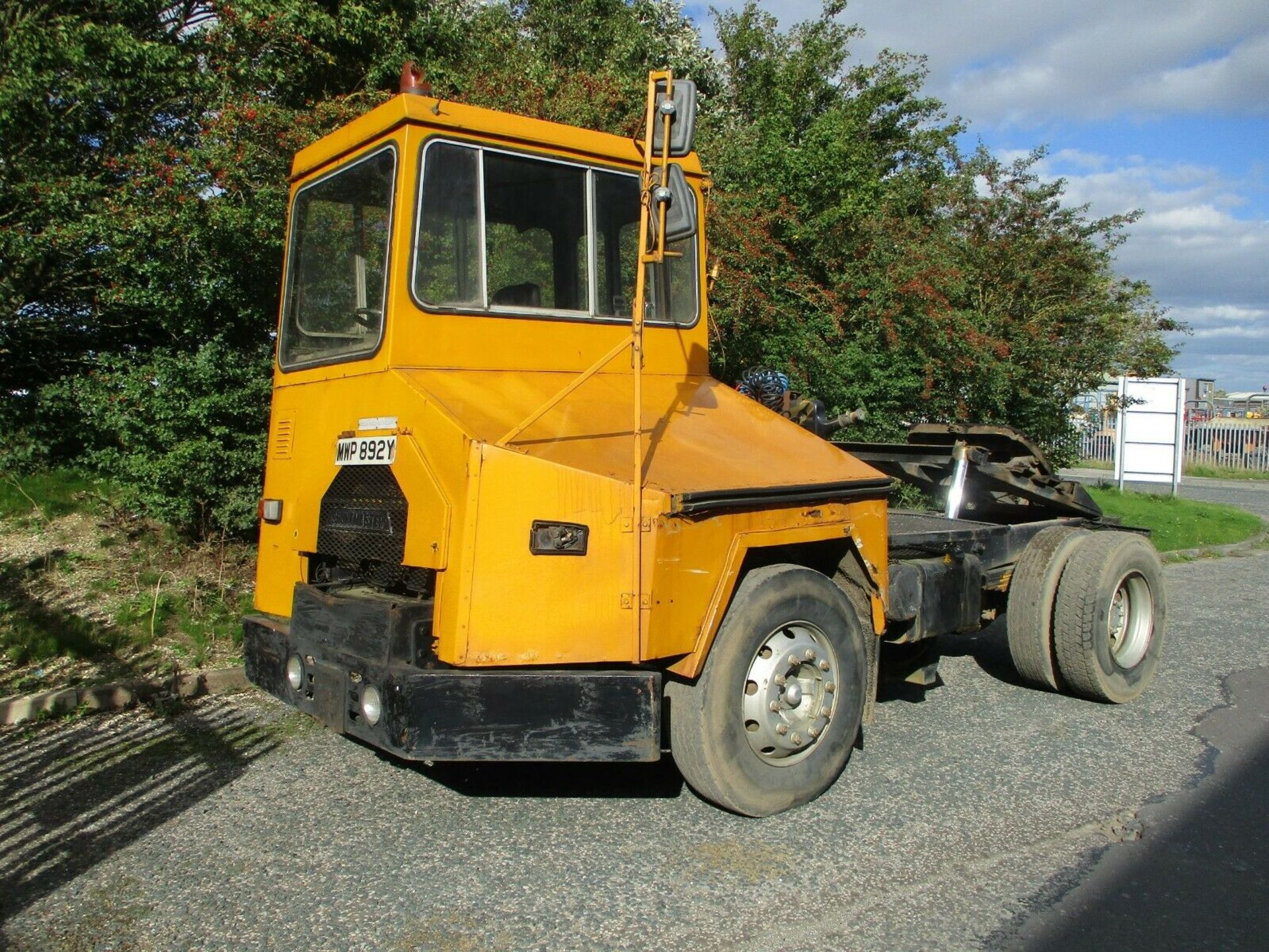 Reliance Dock spotter shunter tow tug tractor unit - Image 8 of 11