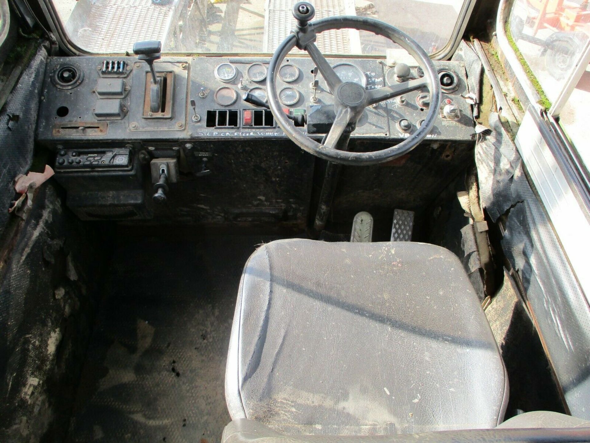 Reliance Dock spotter shunter tow tug tractor unit - Image 4 of 11