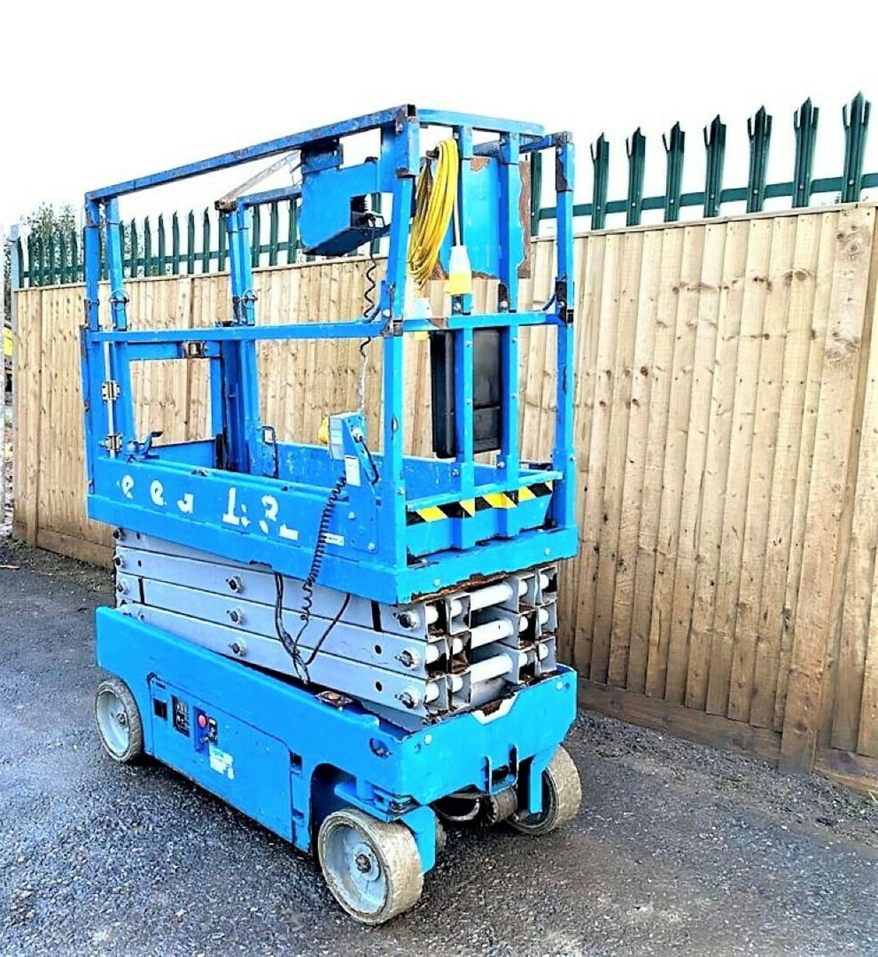 Genie GS1932 Electric Scissor Lift2015 - Image 2 of 11