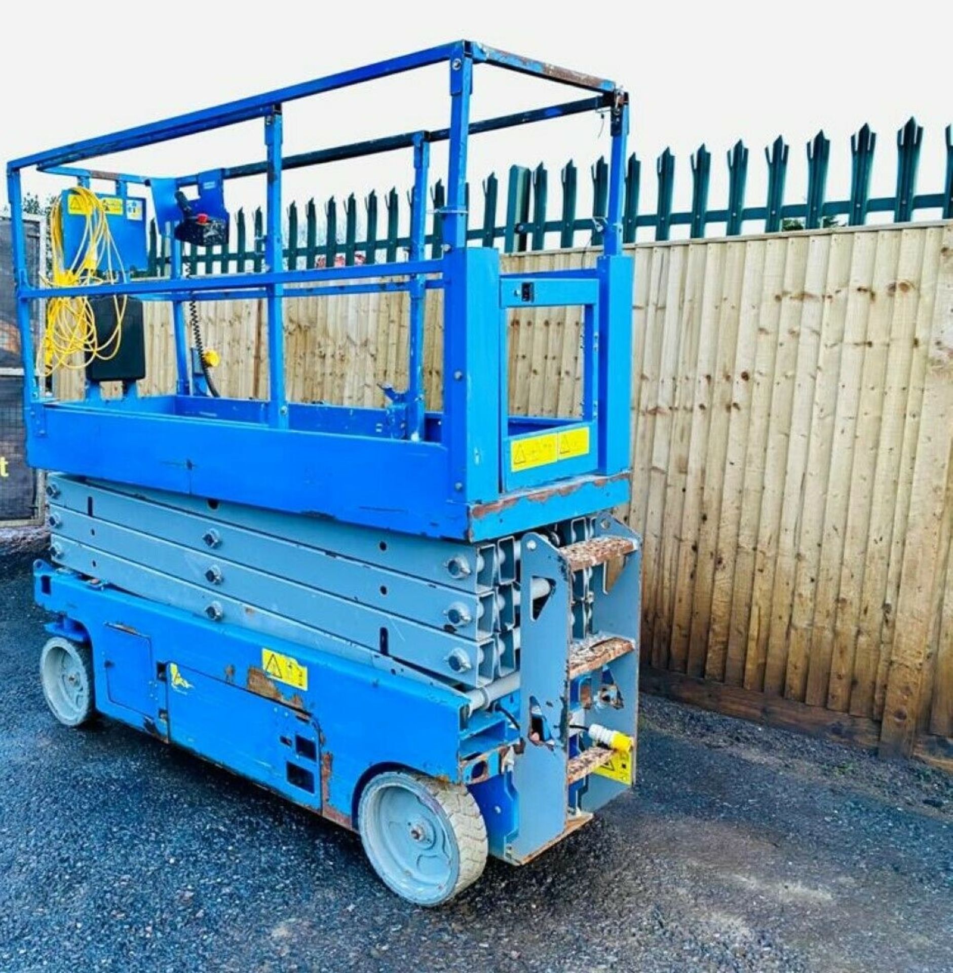 Genie GS2632 Electric Scissor Lift2015 - Image 5 of 10