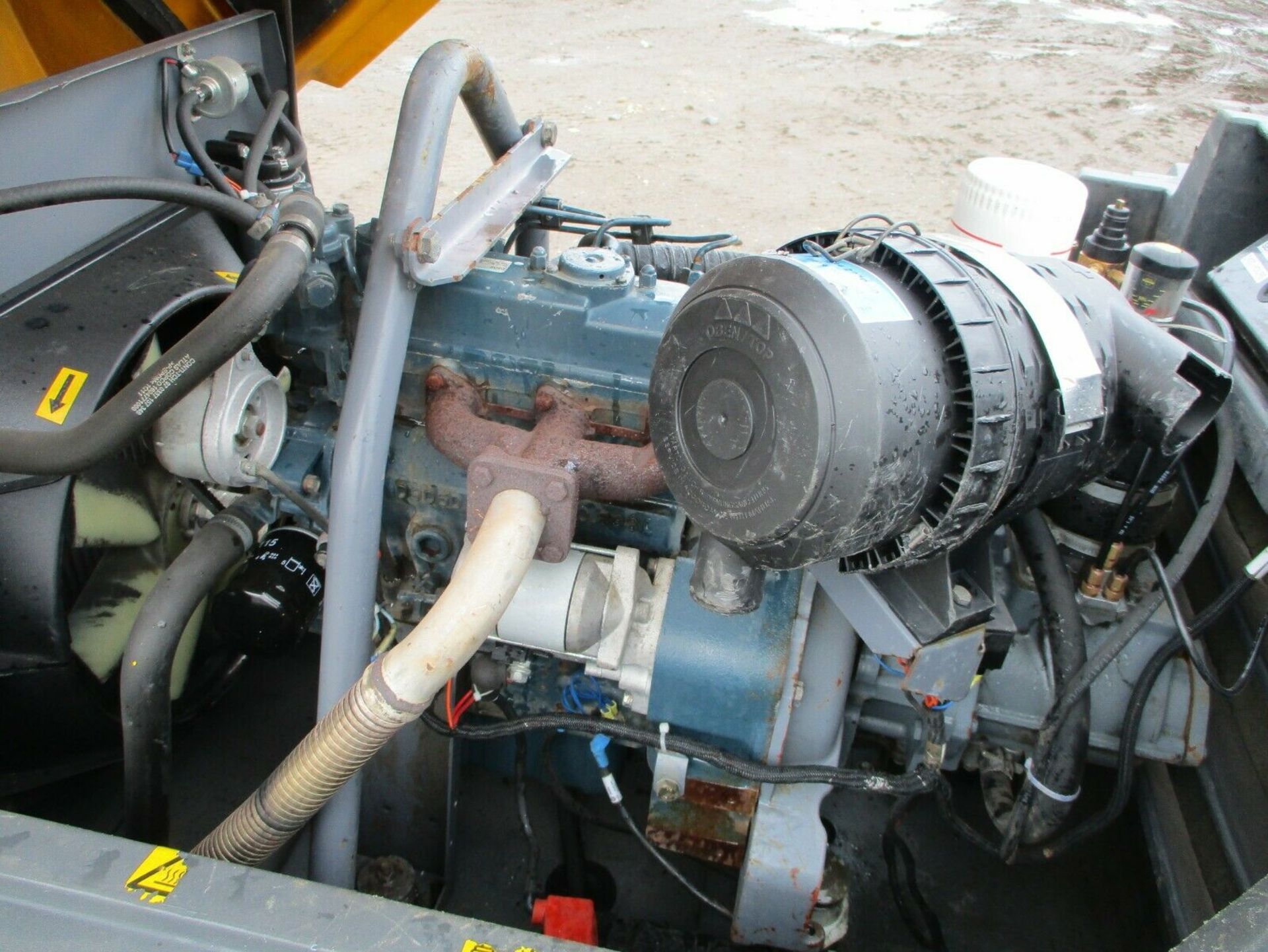 Atlas copco Kubota engine 70 CFM compressor 2 tool 2011 - Image 8 of 8