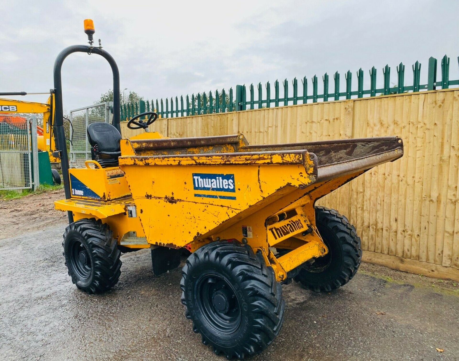 Thwaites MACH 570 3 Tonne Straight Tip Dumper 2013 - Image 2 of 11