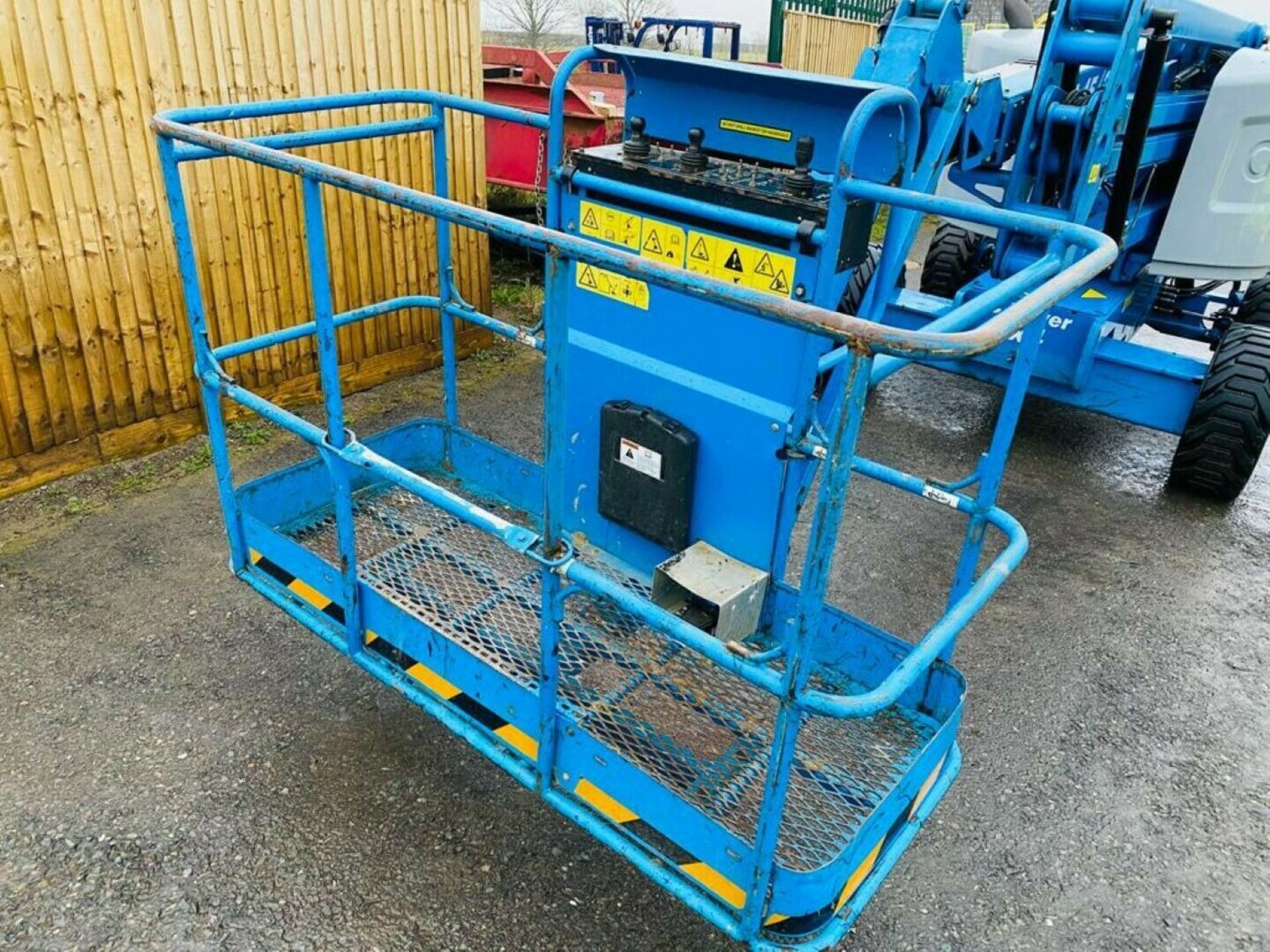 Genie Z-45/24 J Scissor Lift 2014 - Image 8 of 12