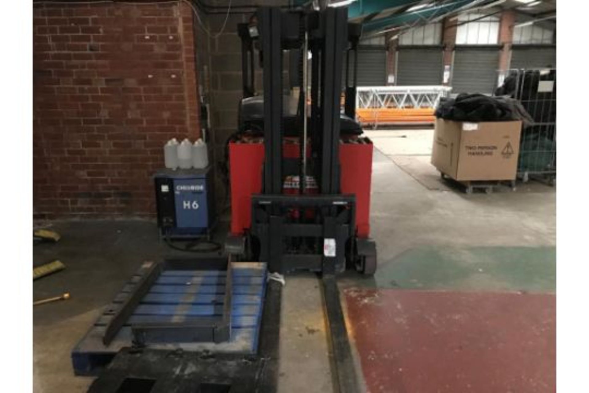 Reach Truck - Image 3 of 9