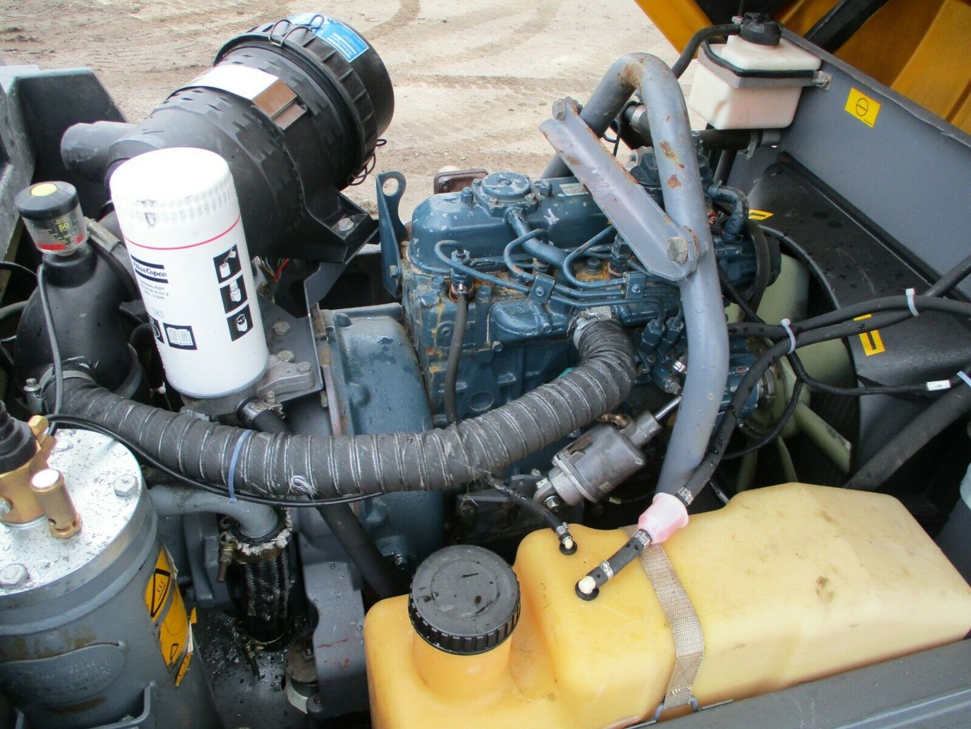 Atlas copco Kubota engine 70 CFM compressor 2 tool 2011 - Image 7 of 8