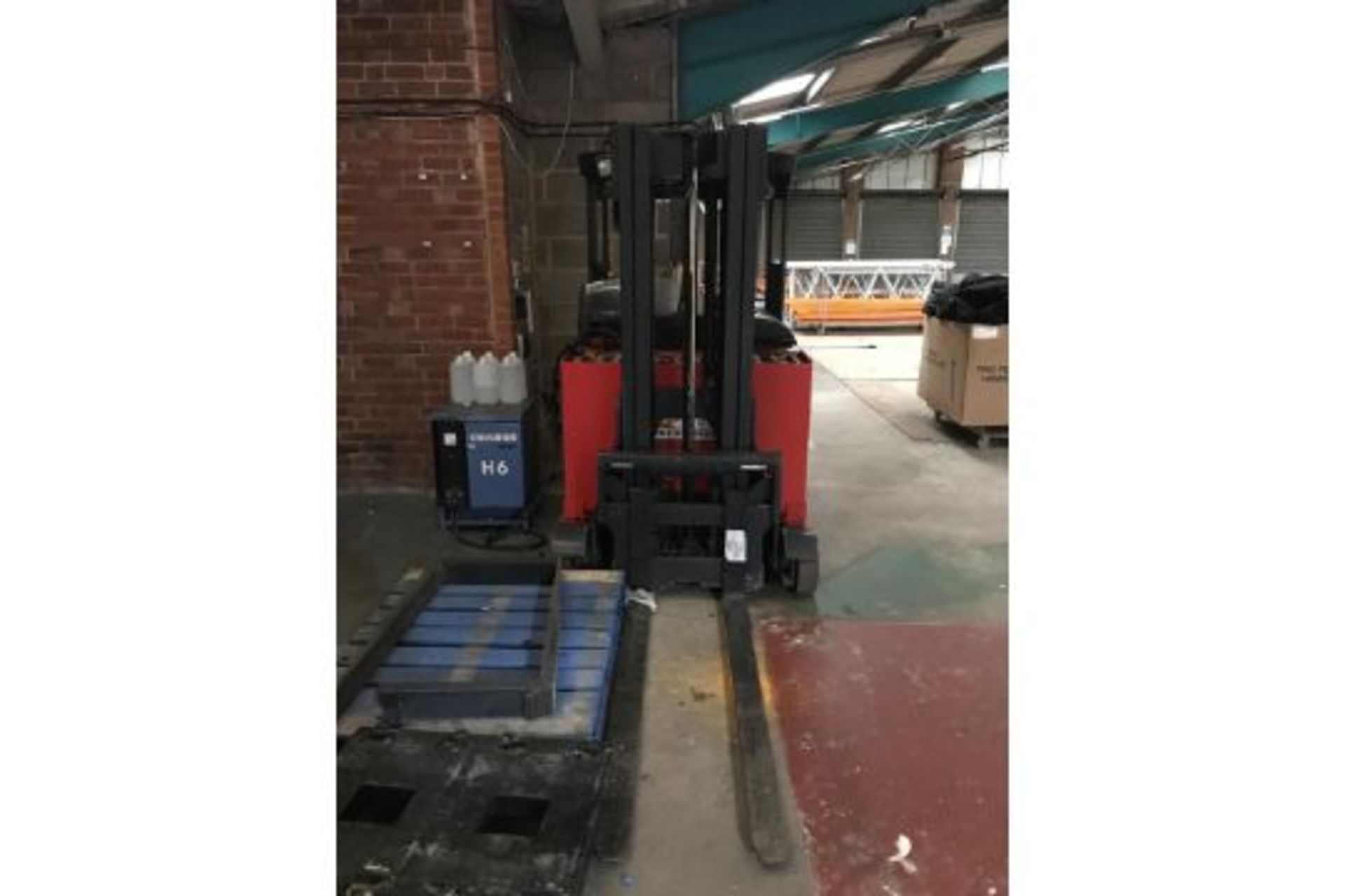 Reach Truck - Image 2 of 9