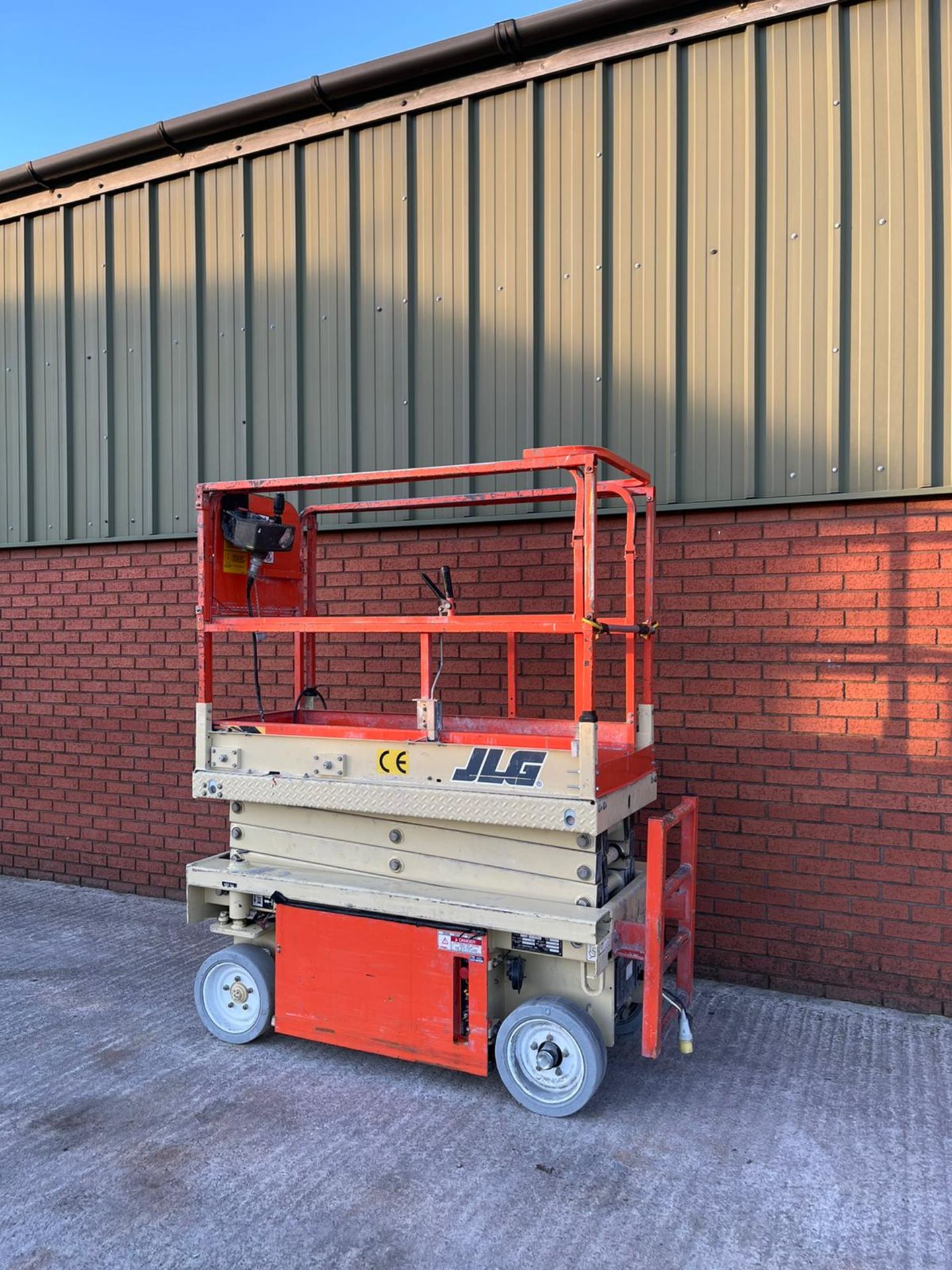 JIG 1932e electric scissor lift - Image 6 of 10