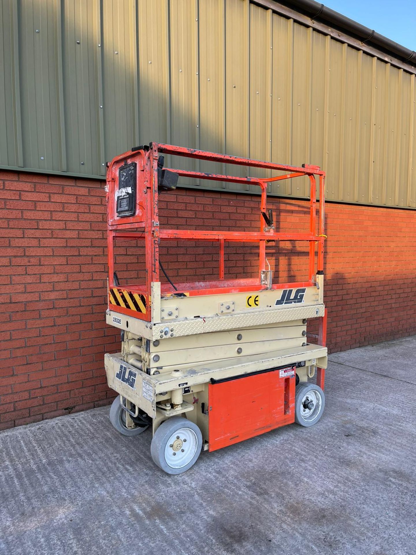 JIG 1932e electric scissor lift - Image 10 of 10