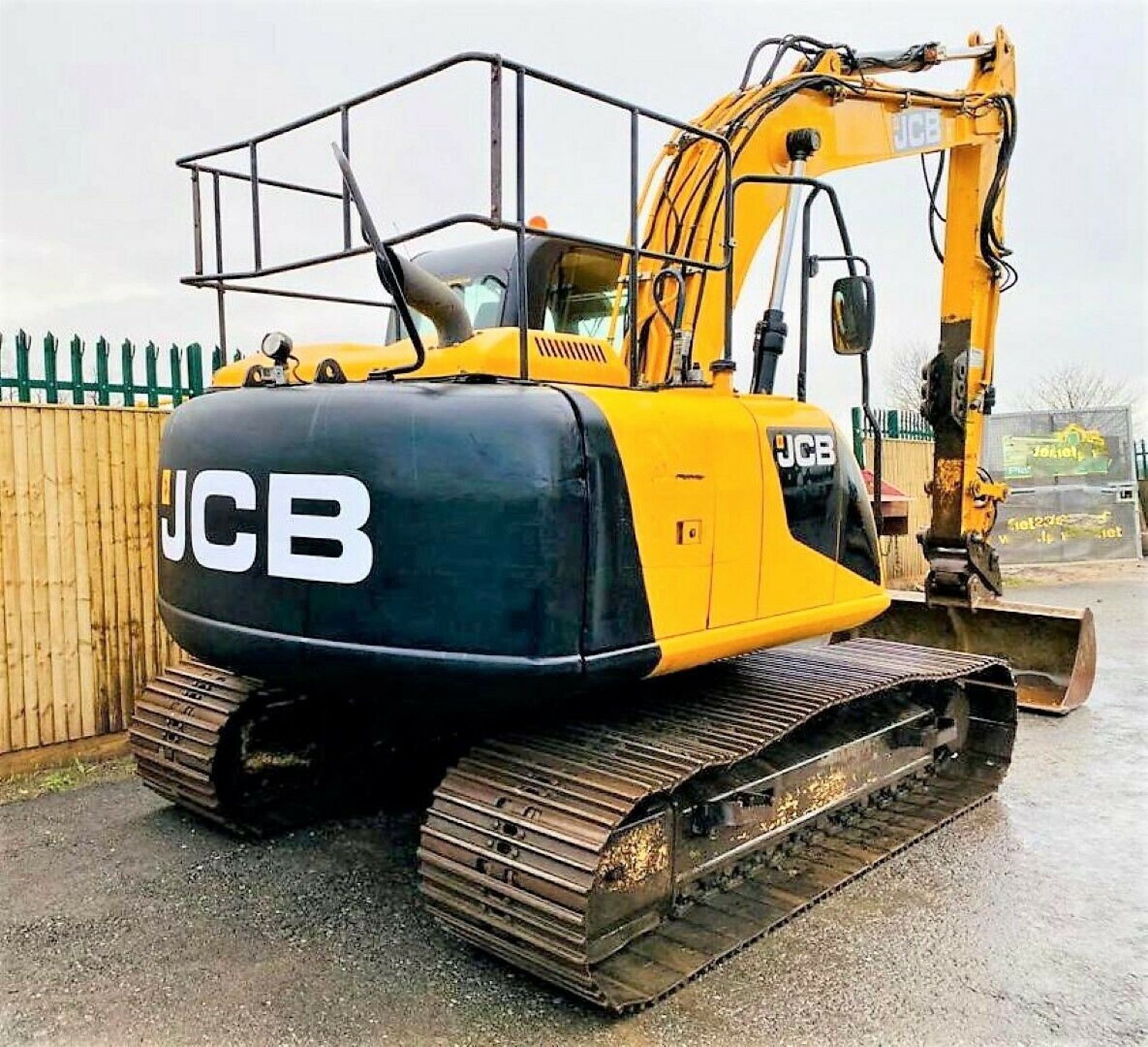 JCB JS130 LC Excavator 2013 - Image 4 of 12