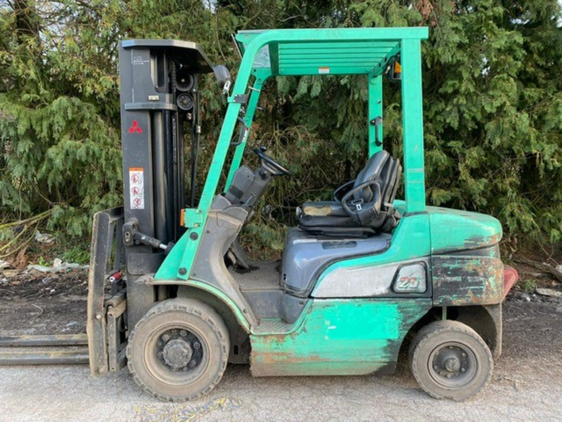 Mitsubishi 2.5 tonne diesel forklift - Image 2 of 5