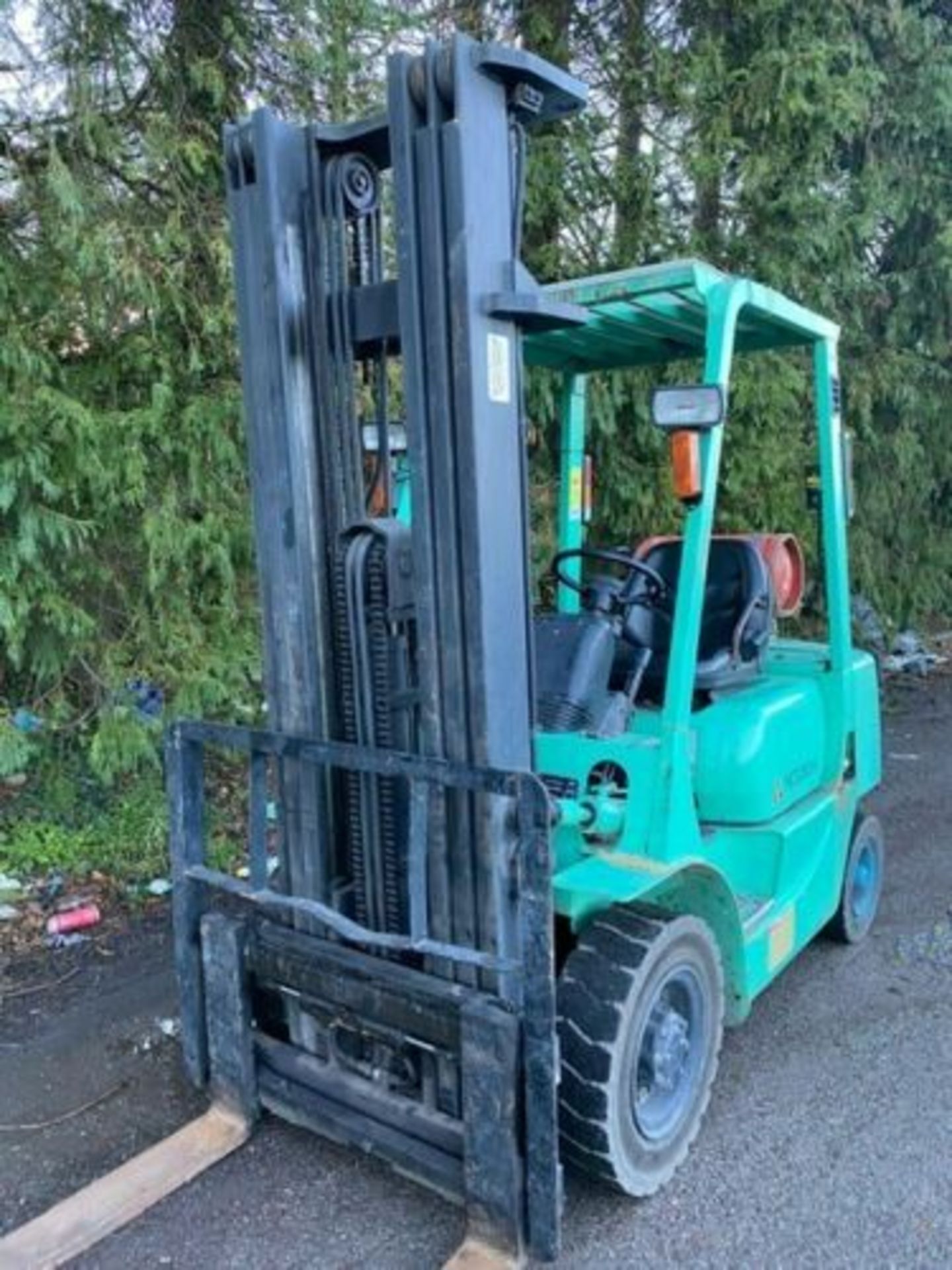 Mitsubishi 2.5 tonne gas Forklift - Image 3 of 7