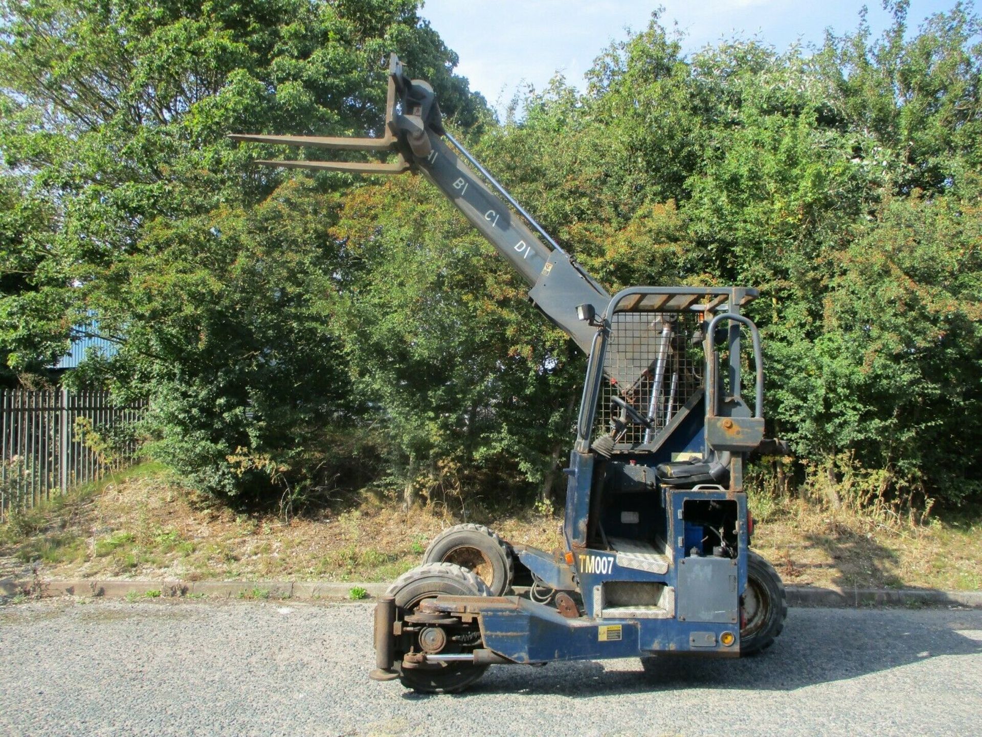 Moffett Mounty Forklift - Image 3 of 11