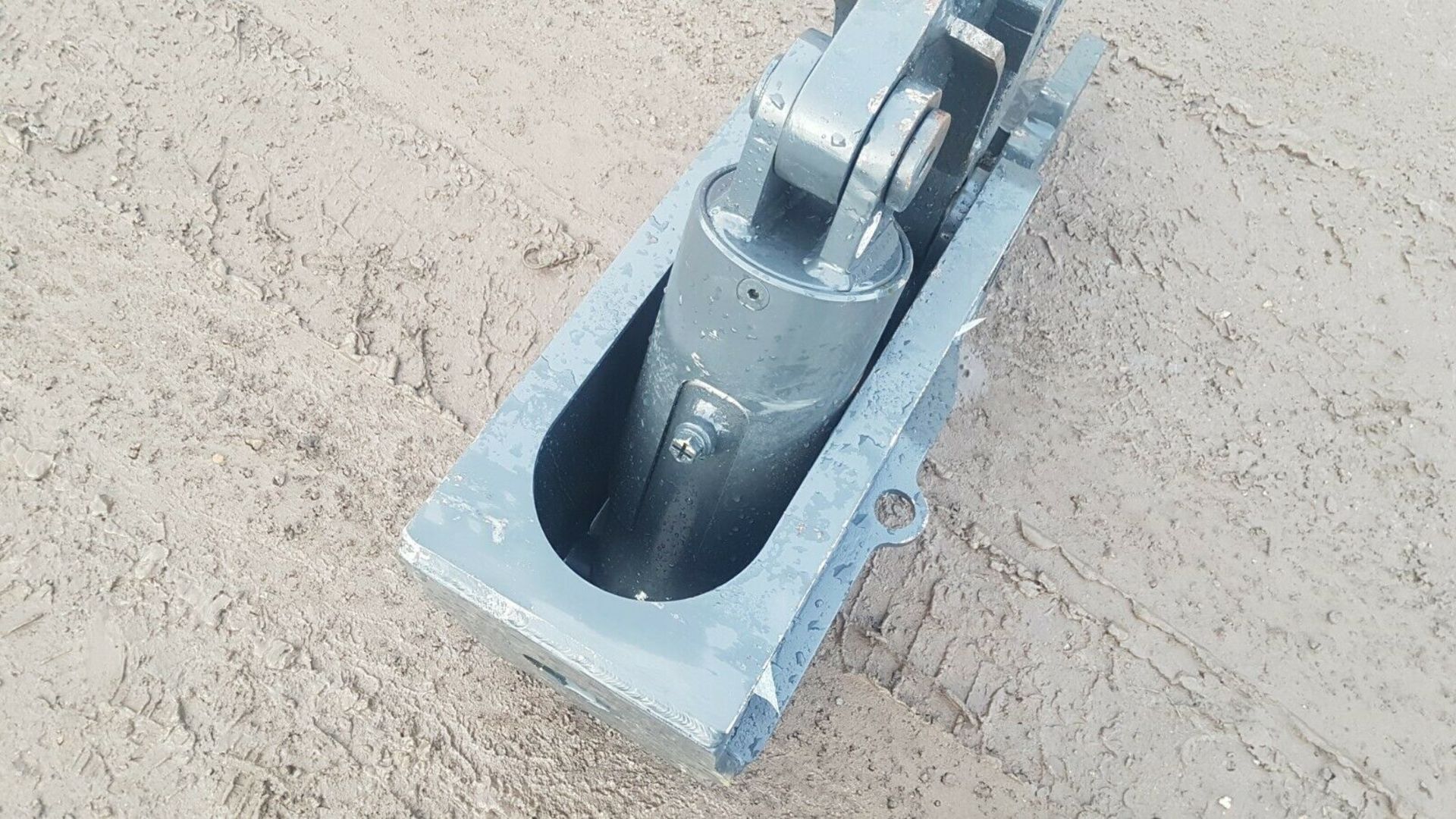 Mini Digger Excavator Pullverisor Conrete Muncher - Image 3 of 5