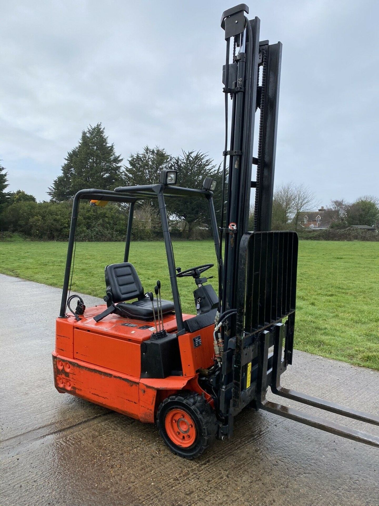 Linde 1.6 Tonne Electric Forklift - Image 2 of 4