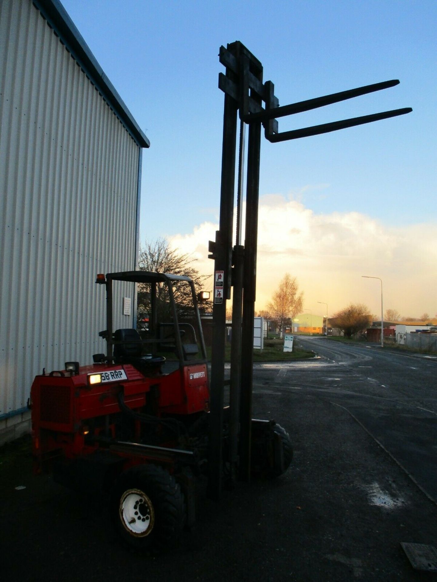 Moffett Mounty Forklift - Image 7 of 12