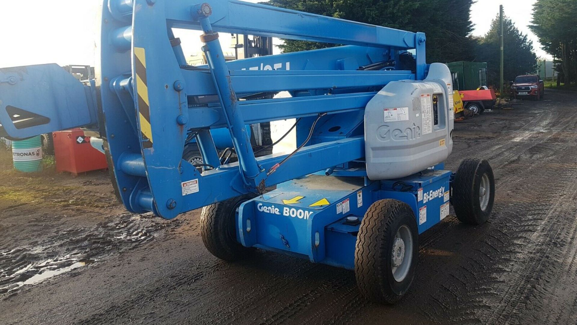 Genie Z45/25J Bi Fuel Cherry Picker - Image 7 of 7