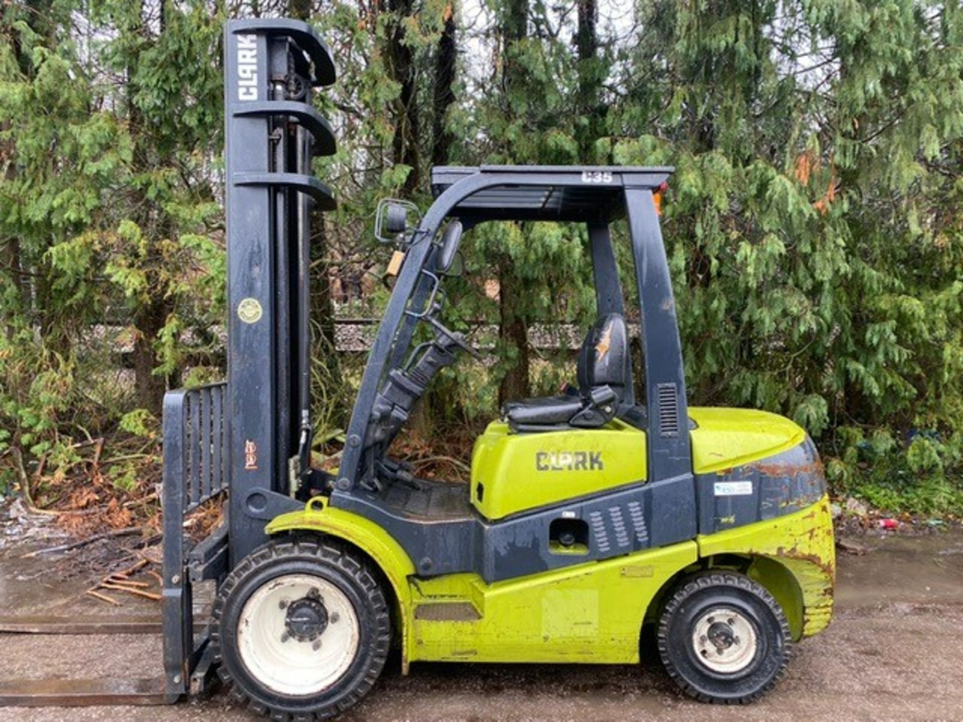 Clark 3.5 tonne diesel Forklift - Image 4 of 5