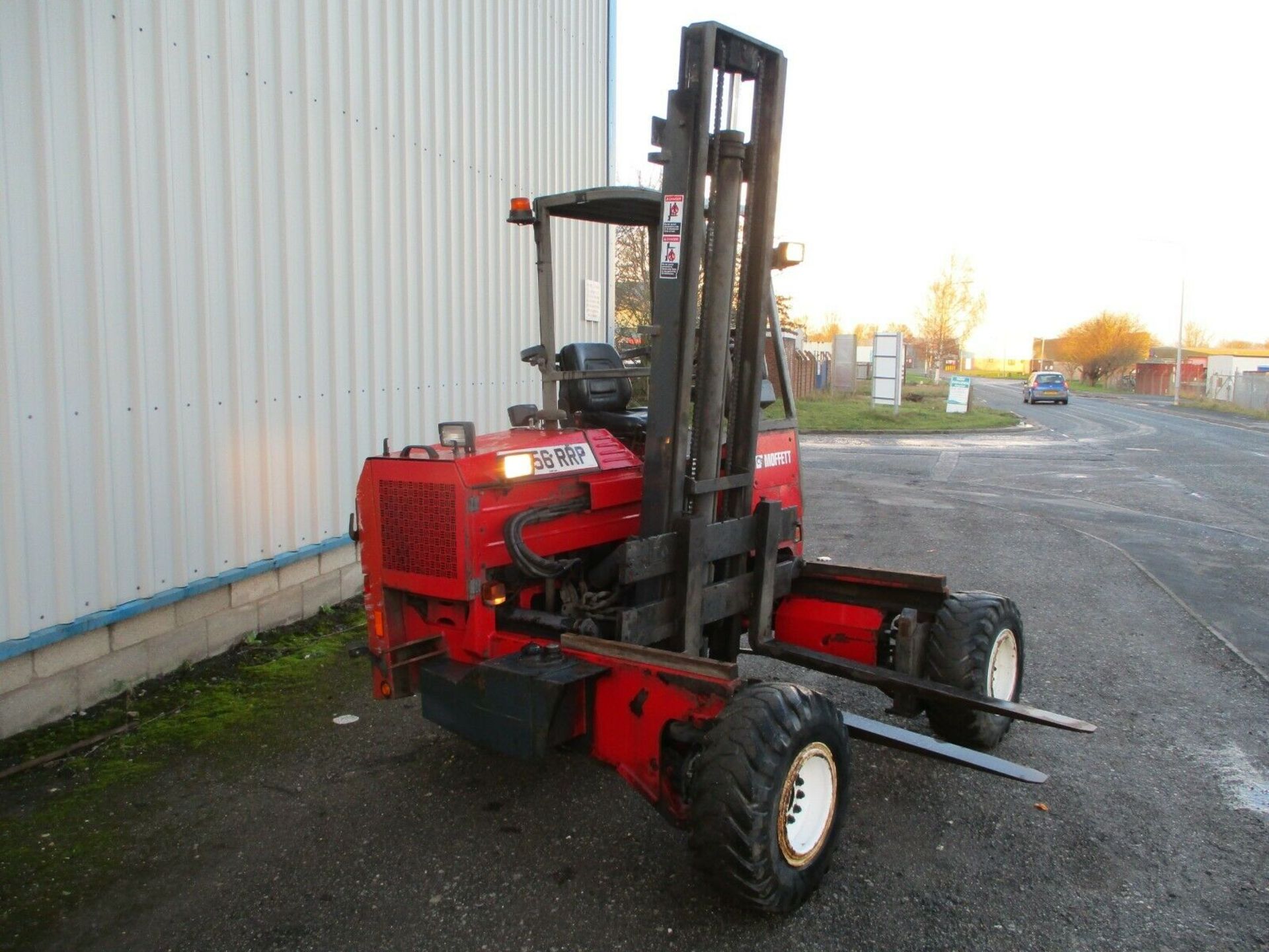 Moffett Mounty Forklift - Image 3 of 12