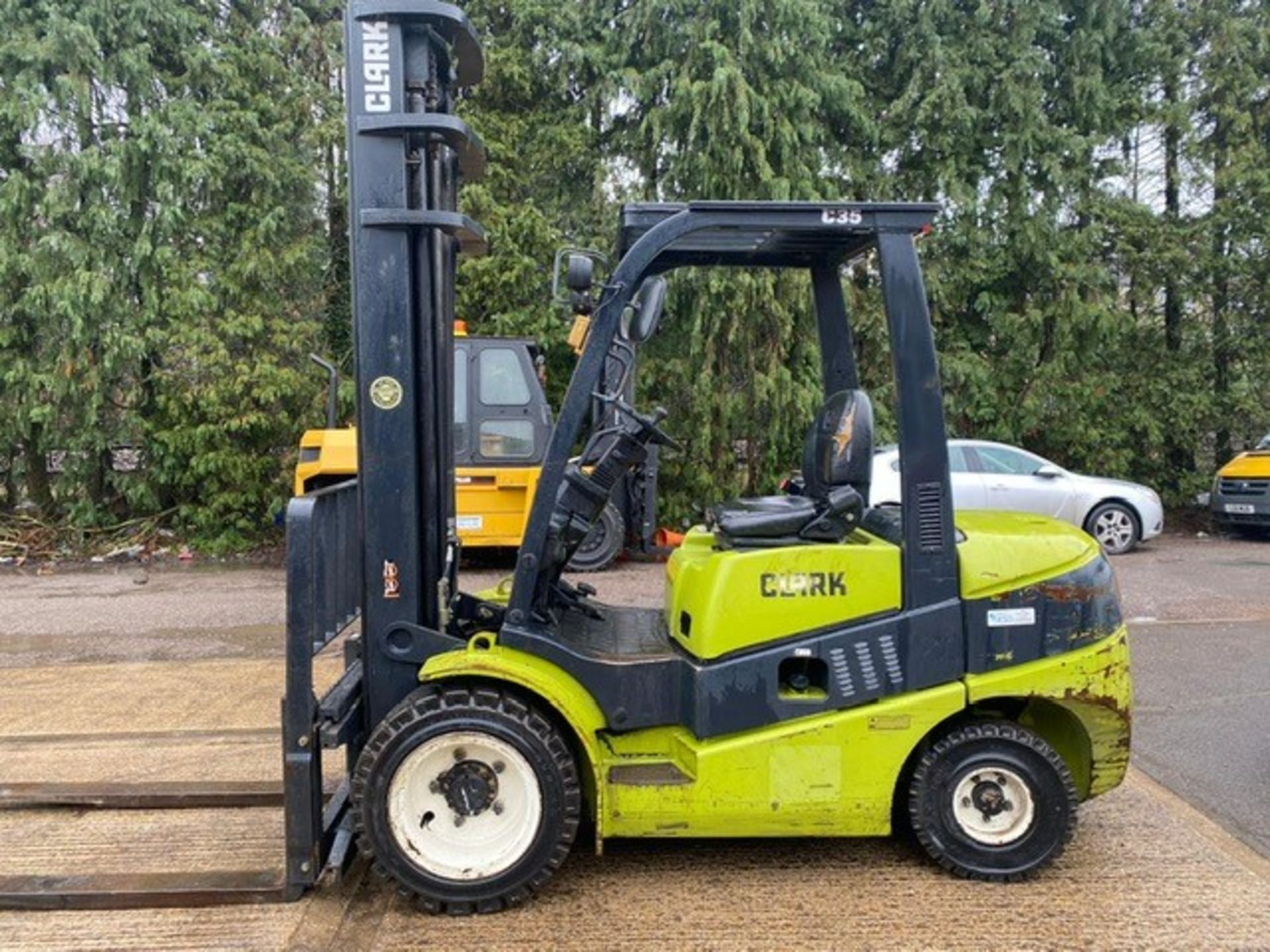 Clark 3.5 tonne diesel Forklift - Image 2 of 5