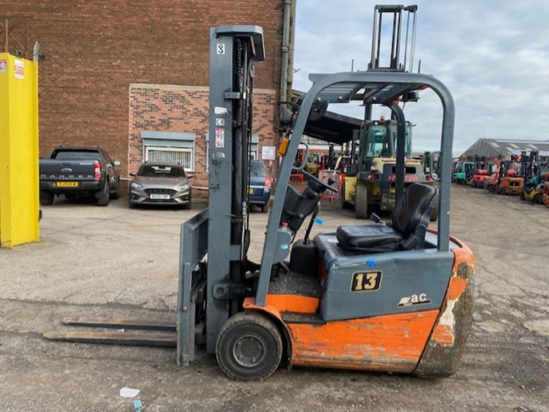 HC (Hangcha) CPDS13J Electric Forklift