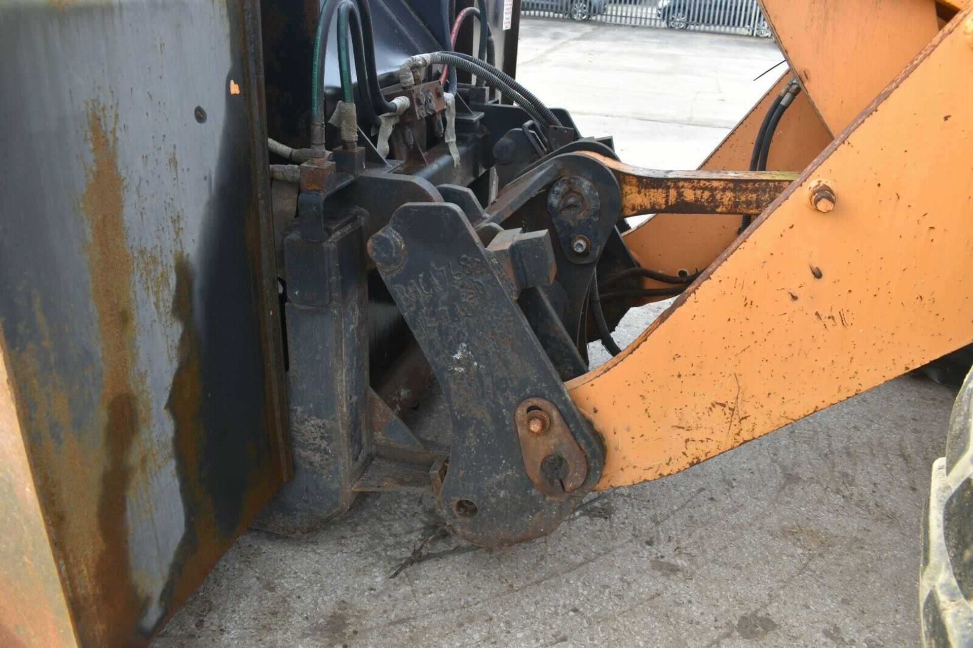 2010 CASE 821E Wheel Loader - Image 5 of 12