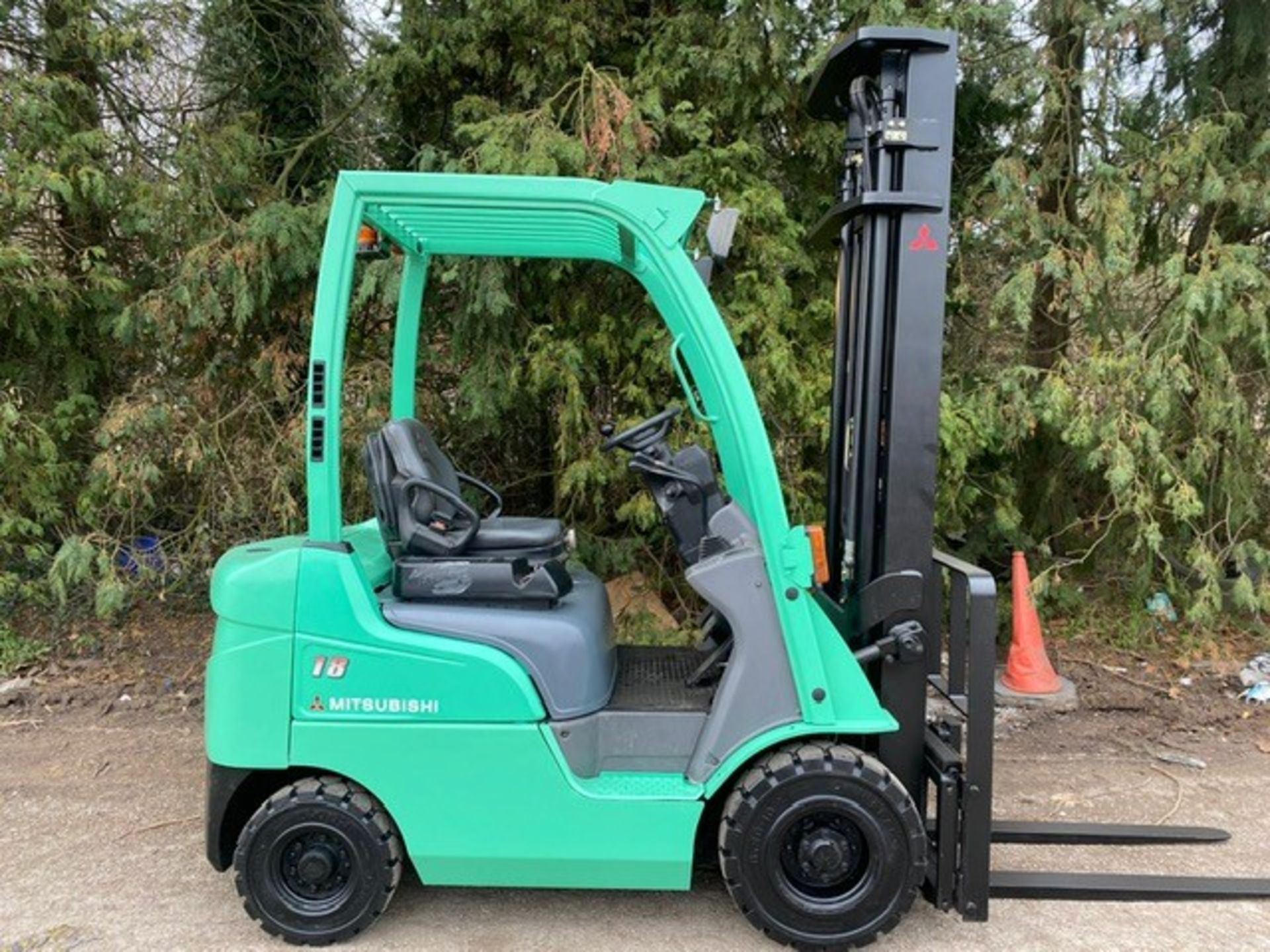 Mitsubishi 1.8 tonne diesel forklift