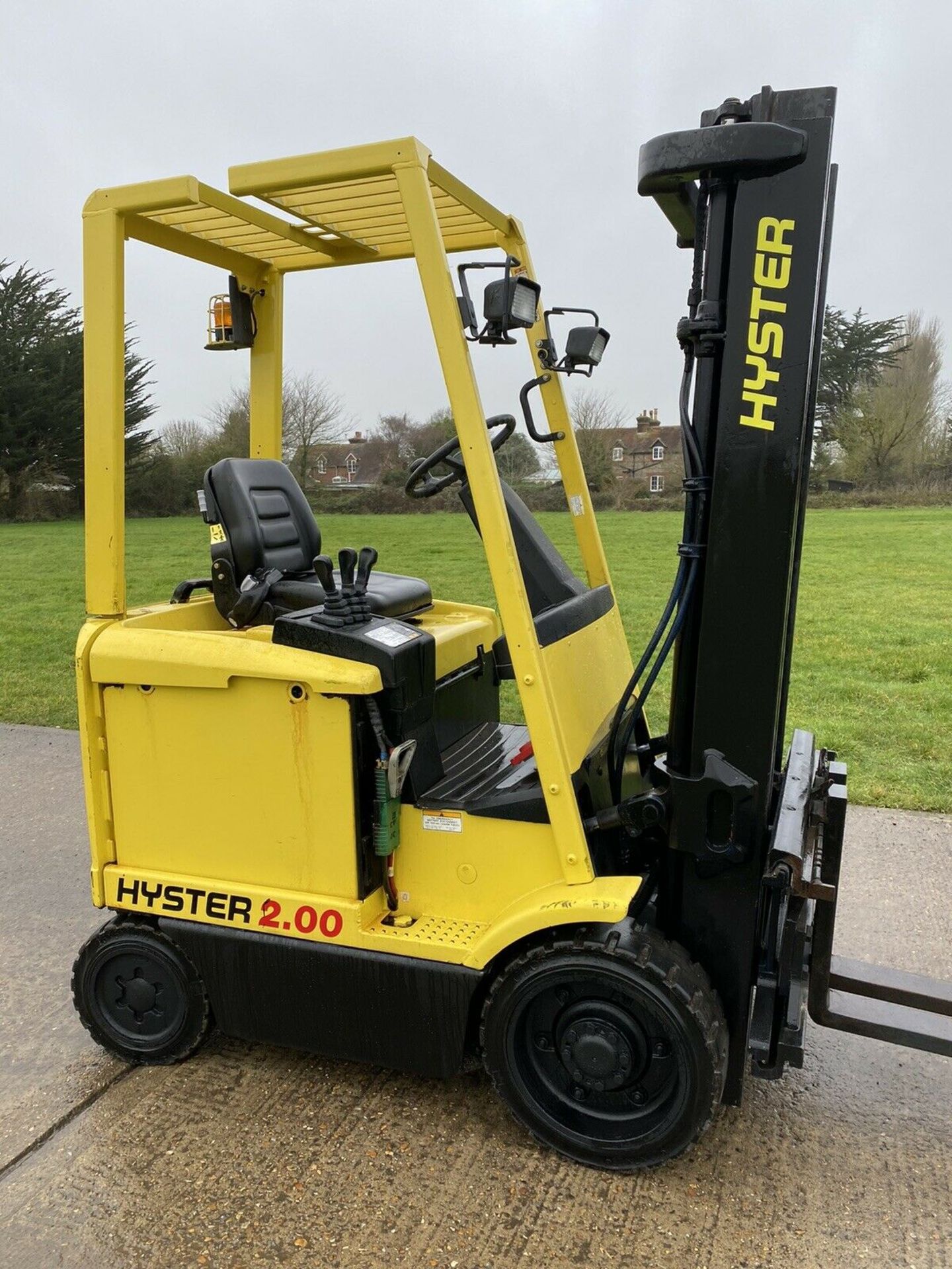 Hyster 2 Tonne Electric Forklift - Image 5 of 6