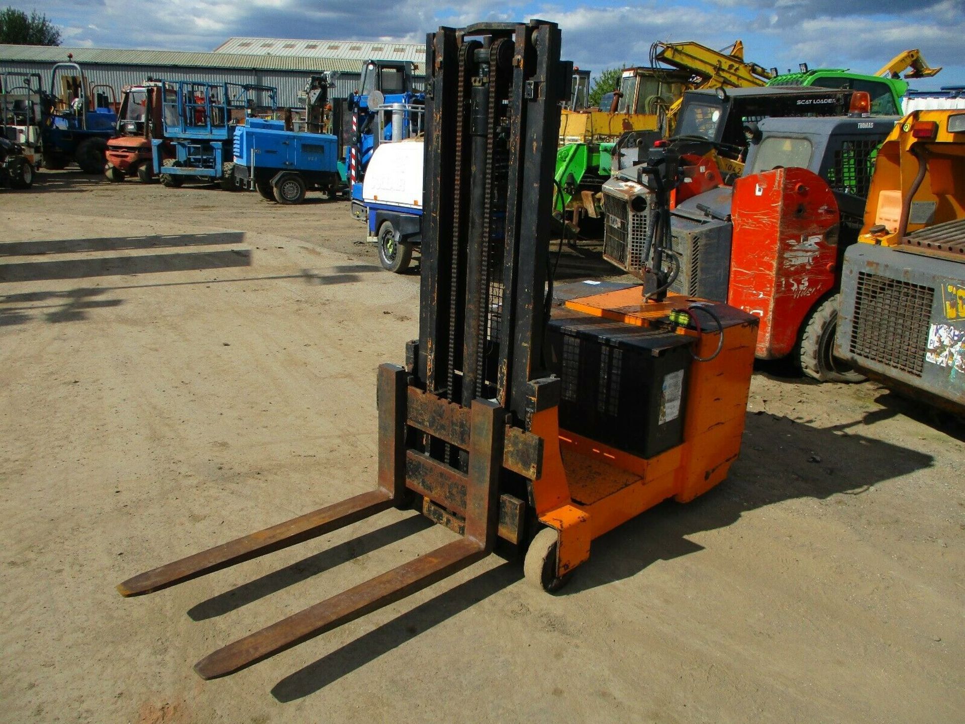 Pimespo pedestrian fork diesel 1.2t Lift - Image 2 of 4